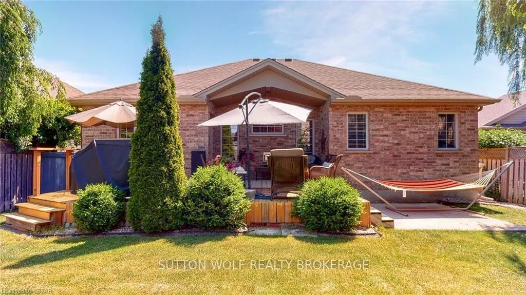 Photo 4 of 152 Deborah Drive, Strathroy-Caradoc, NE — HOMEH