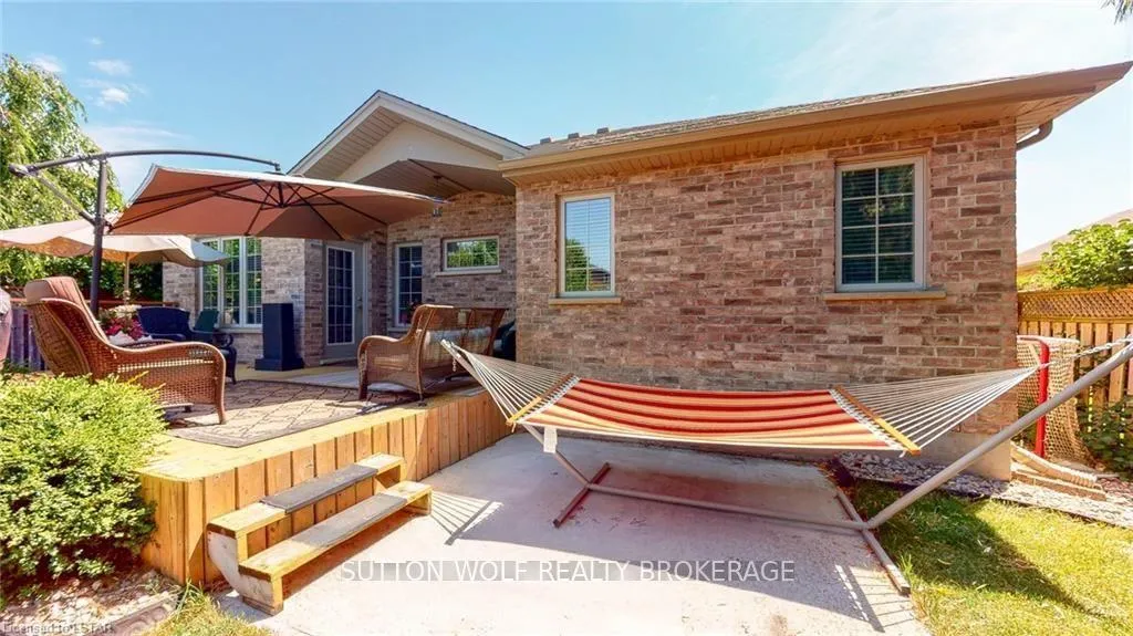 Photo 5 of 152 Deborah Drive, Strathroy-Caradoc, NE — HOMEH