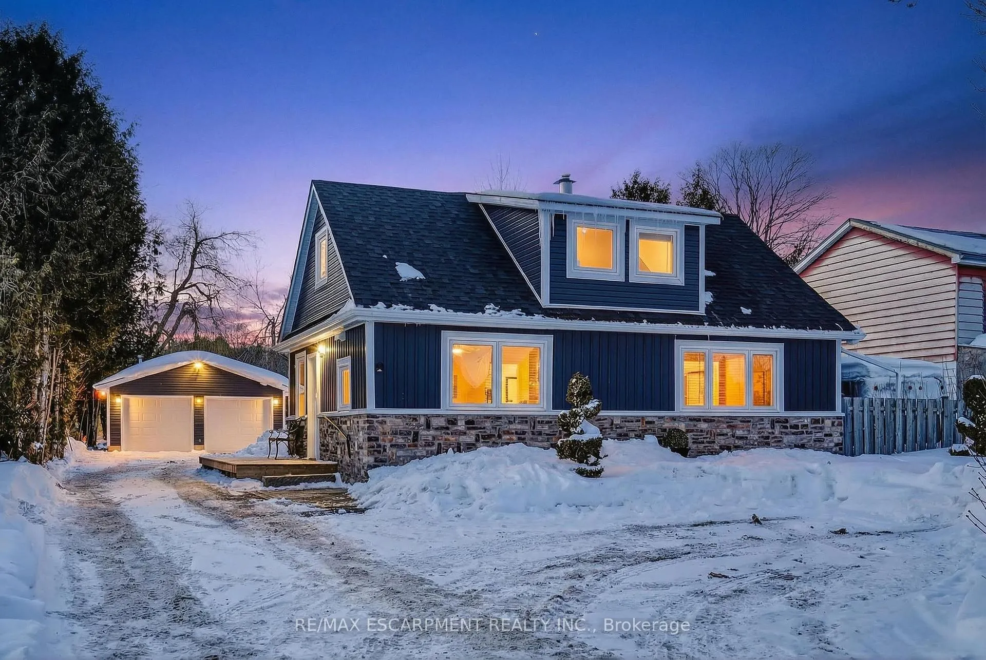 Front of 9488 Wellington Rd 124