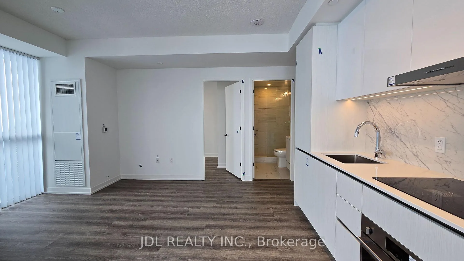 Photo 3 of Unit 5809, 8 Interchange Way, Vaughan, Vaughan Corporate Centre — HOMEH
