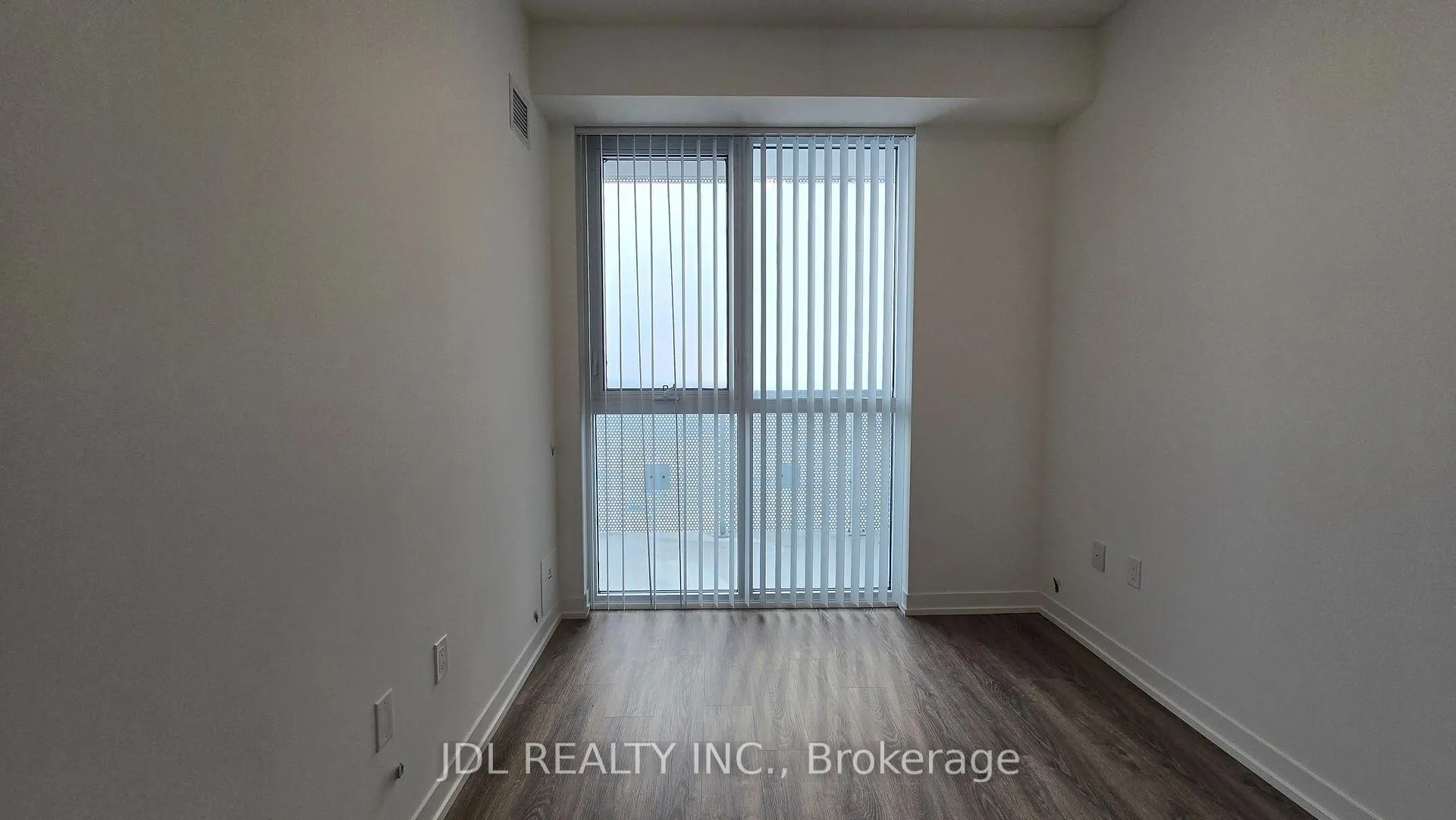 Photo 5 of Unit 5809, 8 Interchange Way, Vaughan, Vaughan Corporate Centre — HOMEH