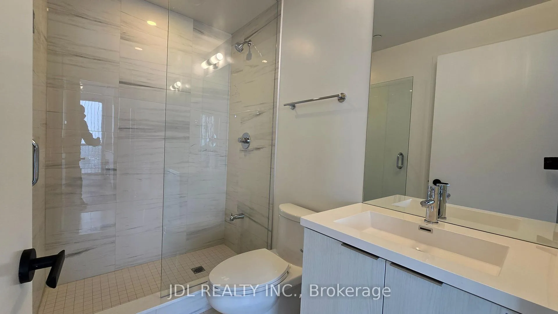 Photo 7 of Unit 5809, 8 Interchange Way, Vaughan, Vaughan Corporate Centre — HOMEH