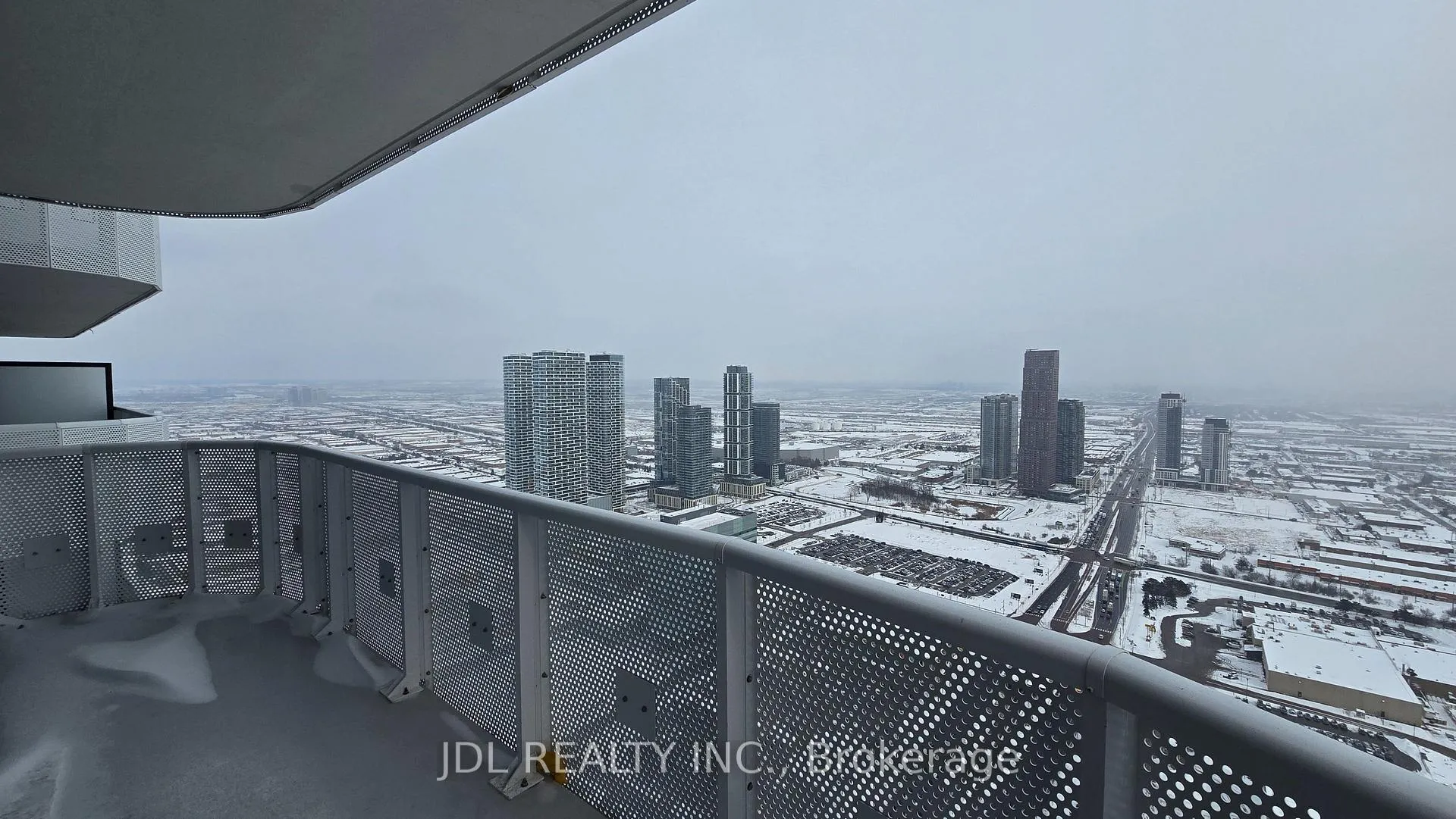 Photo 11 of Unit 5809, 8 Interchange Way, Vaughan, Vaughan Corporate Centre — HOMEH