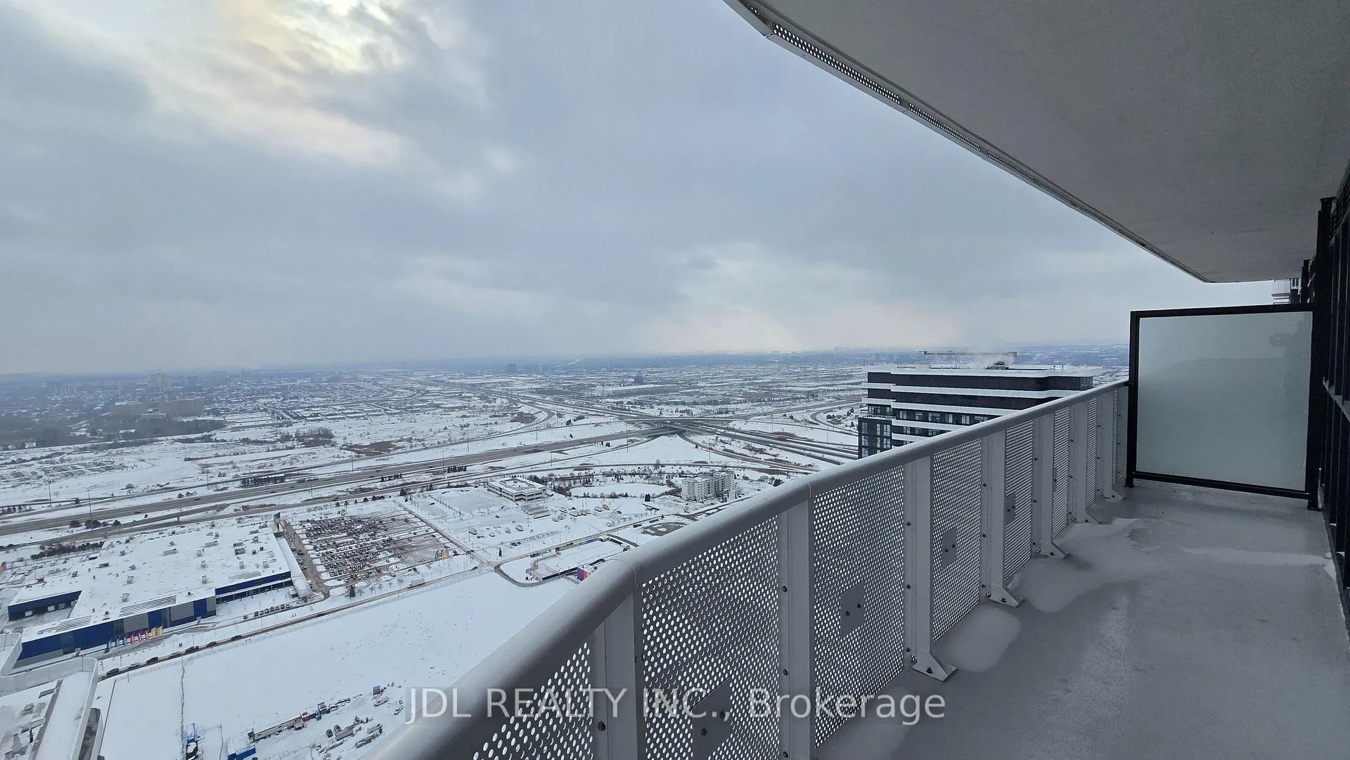 Photo 12 of Unit 5809, 8 Interchange Way, Vaughan, Vaughan Corporate Centre — HOMEH