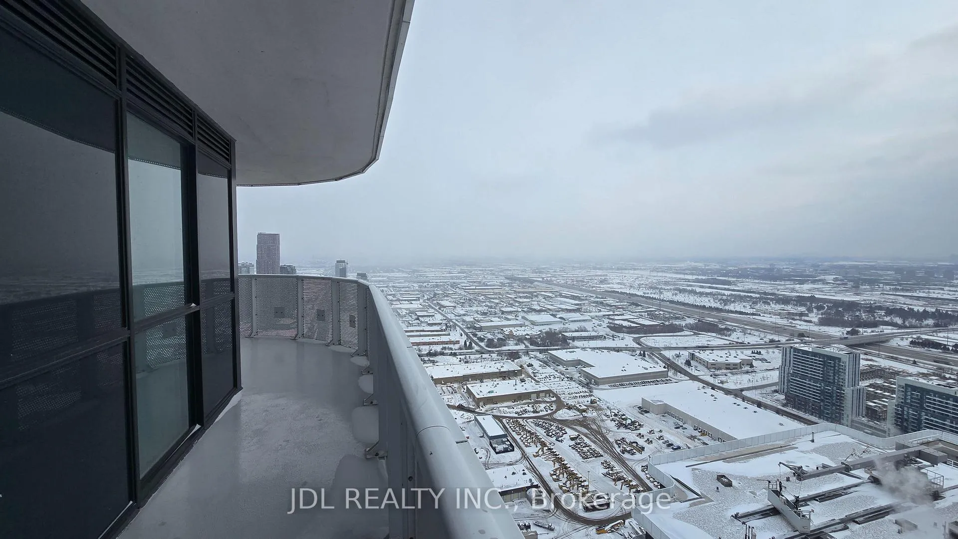 Photo 13 of Unit 5809, 8 Interchange Way, Vaughan, Vaughan Corporate Centre — HOMEH