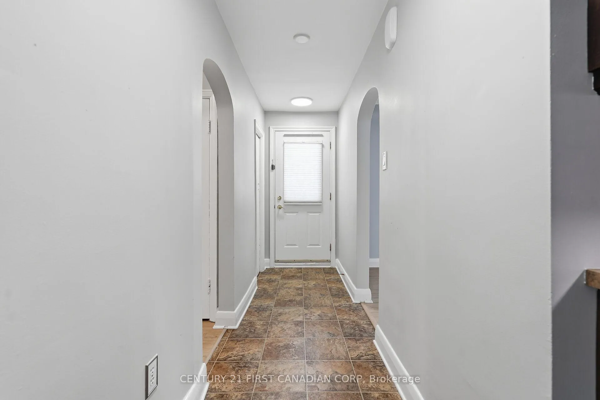 Photo 6 of 465 Boler Road, London, South K — HOMEH
