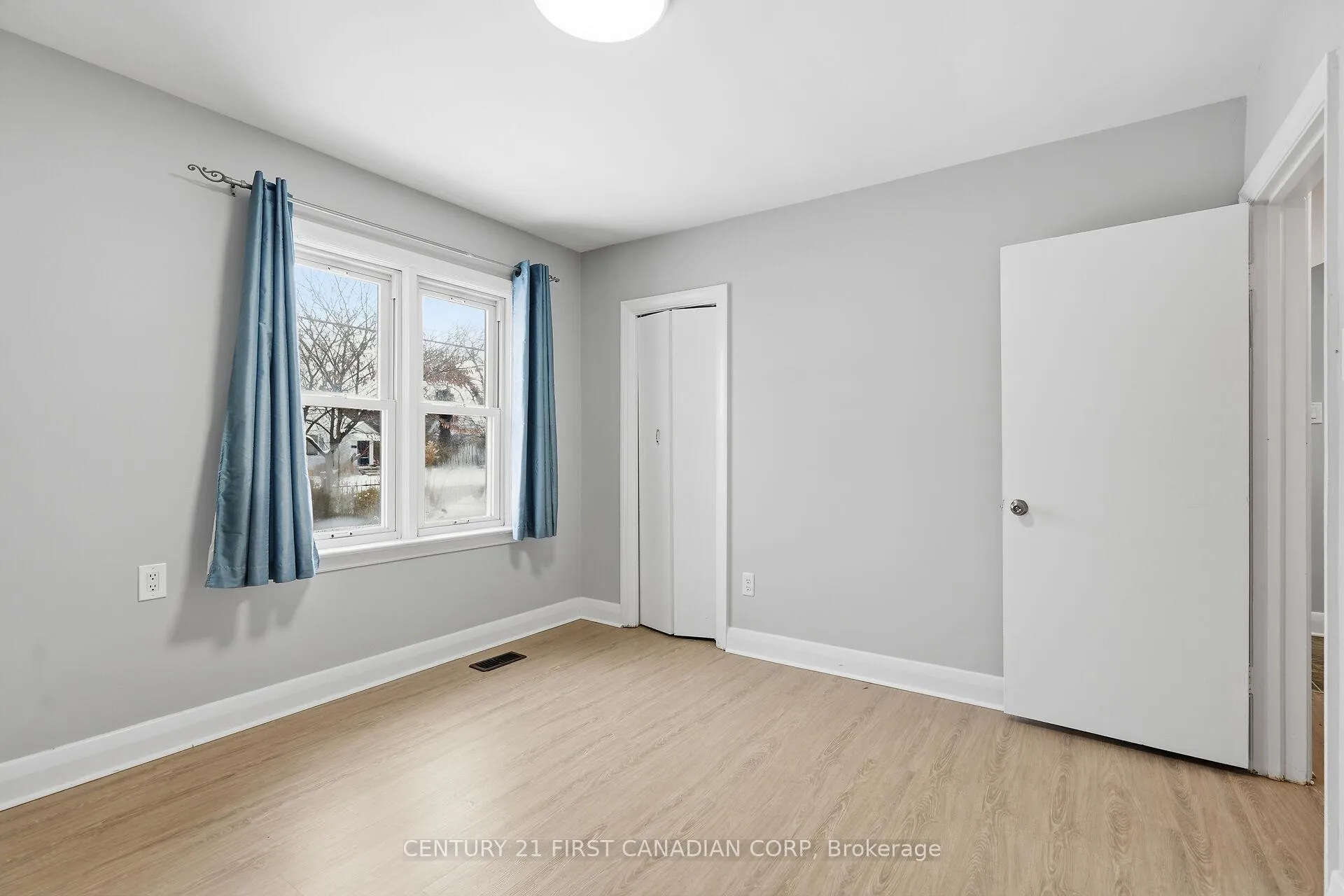 Photo 16 of 465 Boler Road, London, South K — HOMEH