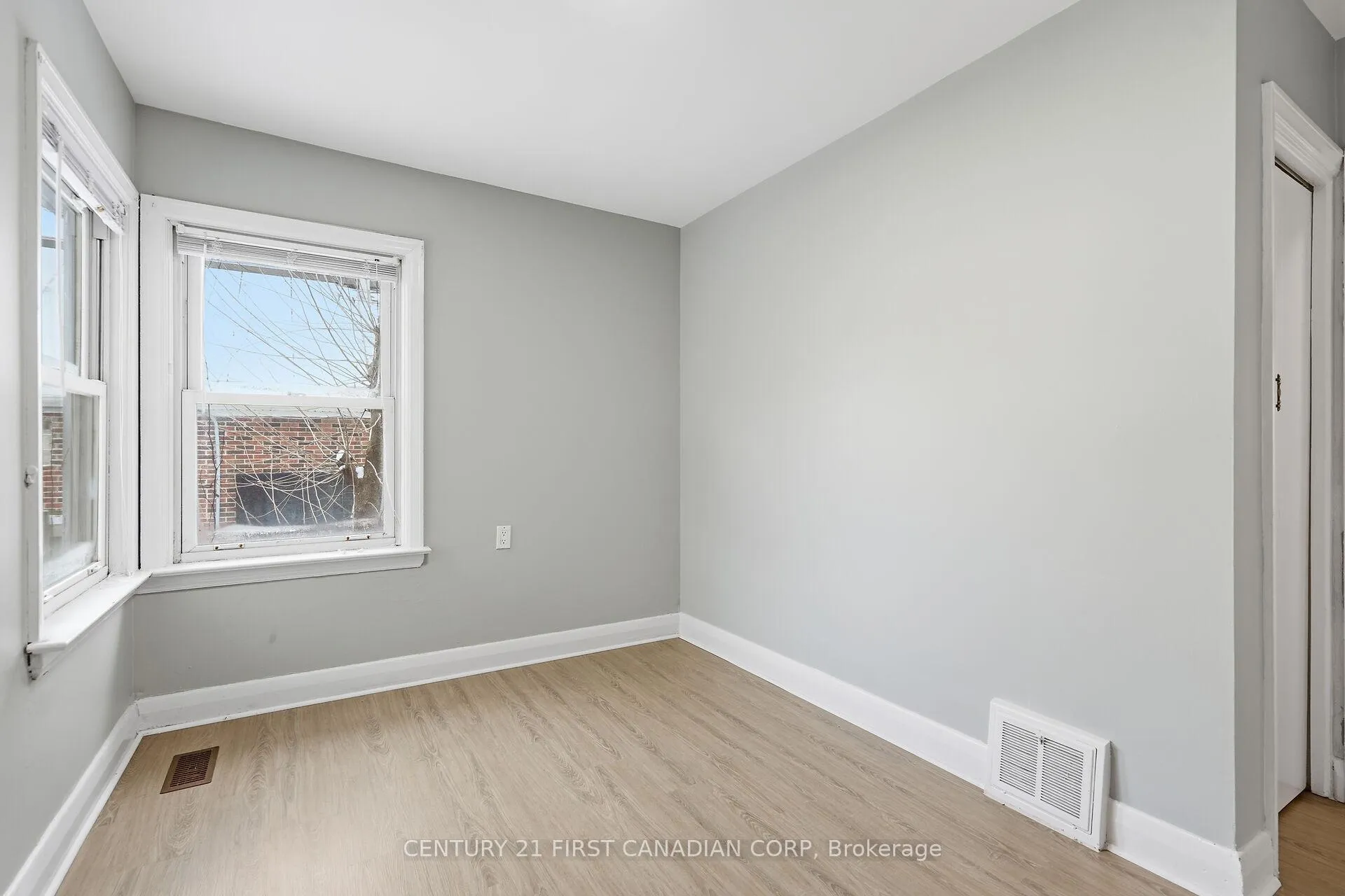 Photo 18 of 465 Boler Road, London, South K — HOMEH