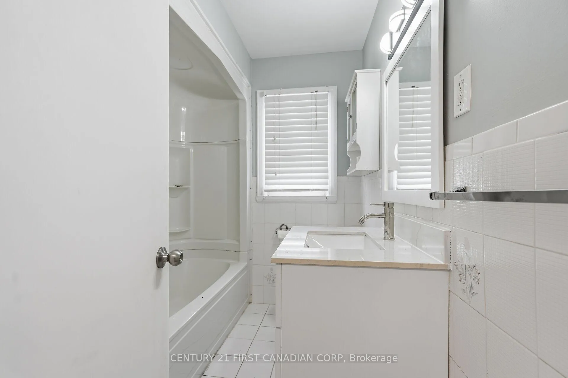 Photo 20 of 465 Boler Road, London, South K — HOMEH