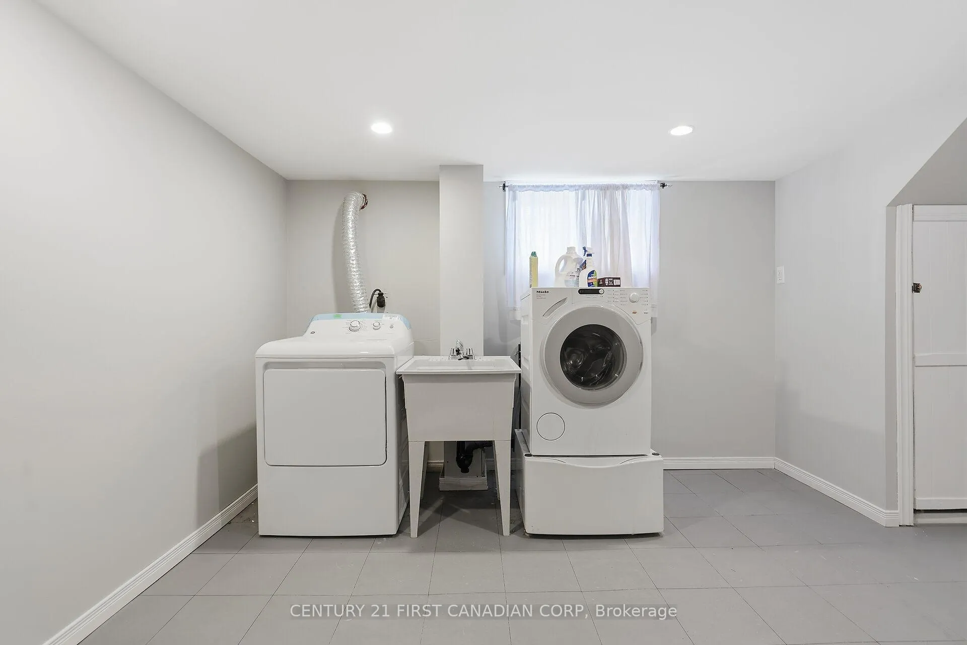 Photo 33 of 465 Boler Road, London, South K — HOMEH