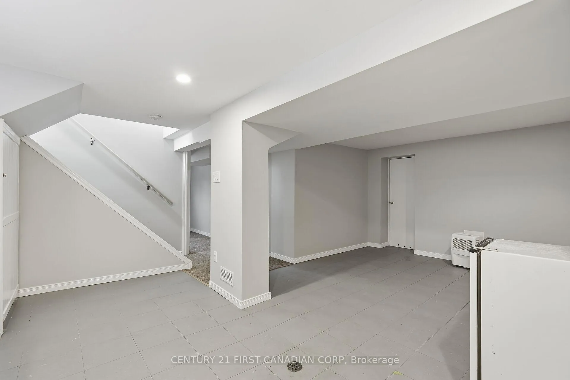 Photo 34 of 465 Boler Road, London, South K — HOMEH