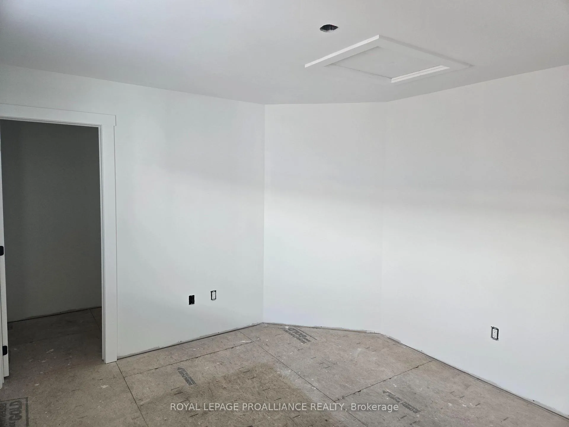 Photo 8 of Unit 2, 92 Lywood Street, Belleville, Thurlow Ward — HOMEH