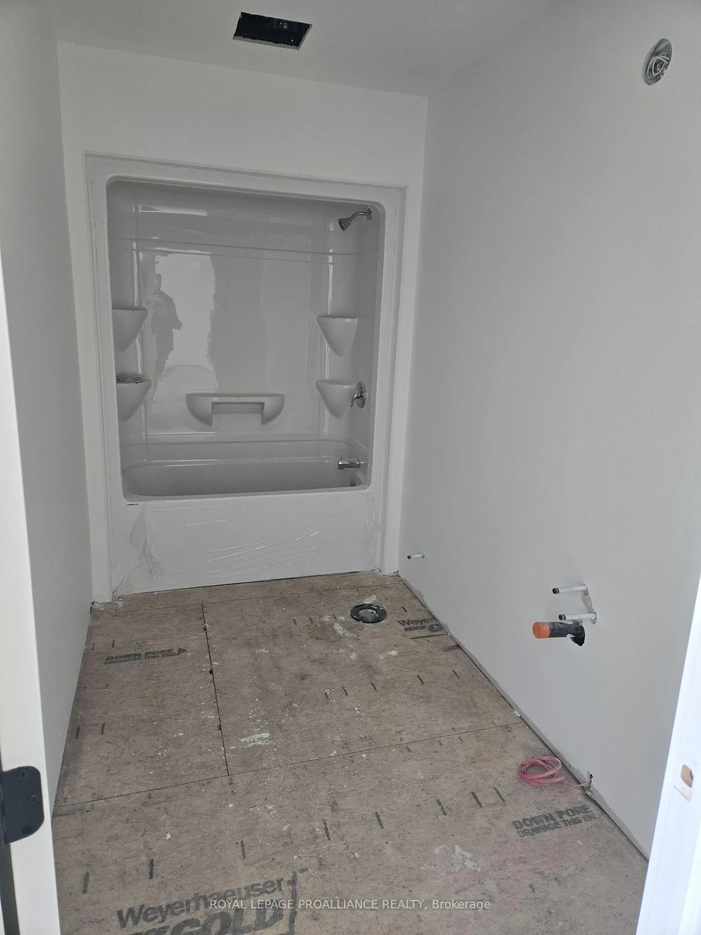 Photo 9 of Unit 2, 92 Lywood Street, Belleville, Thurlow Ward — HOMEH