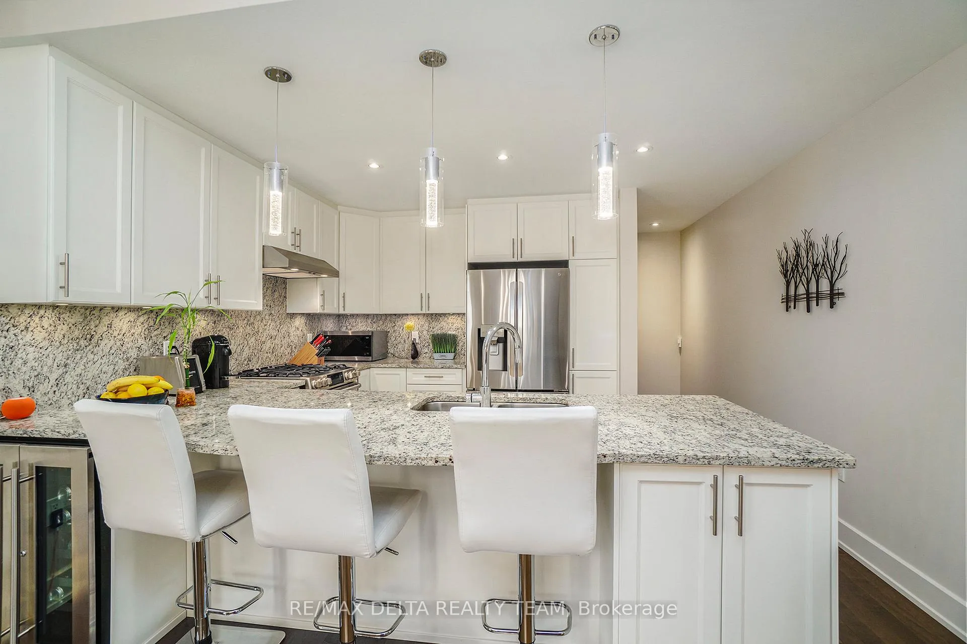 Photo 6 of 240 Mullin Private, Ottawa, Mer Bleue/Bradley Estates/Anderson Park — HOMEH