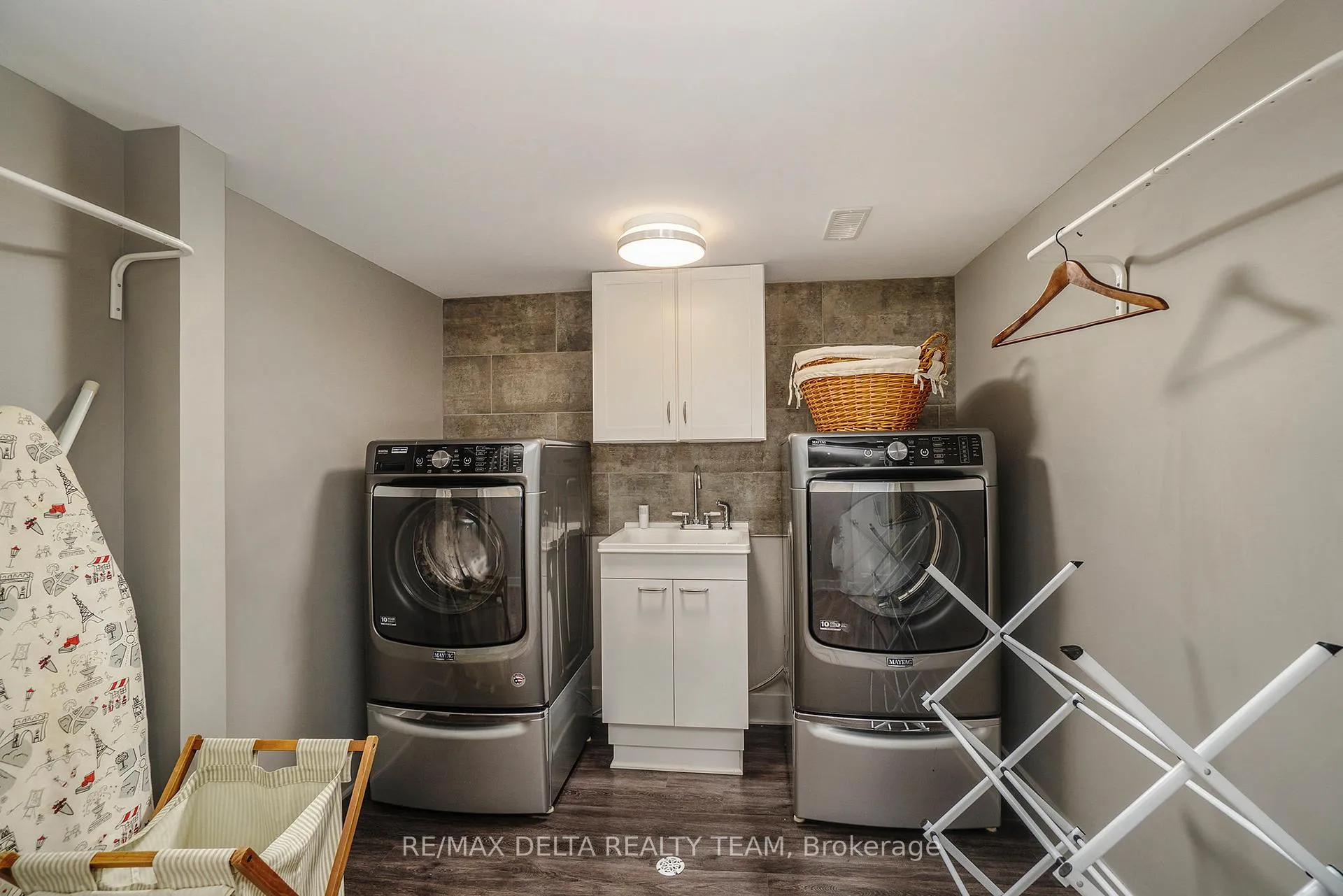 Photo 16 of 240 Mullin Private, Ottawa, Mer Bleue/Bradley Estates/Anderson Park — HOMEH