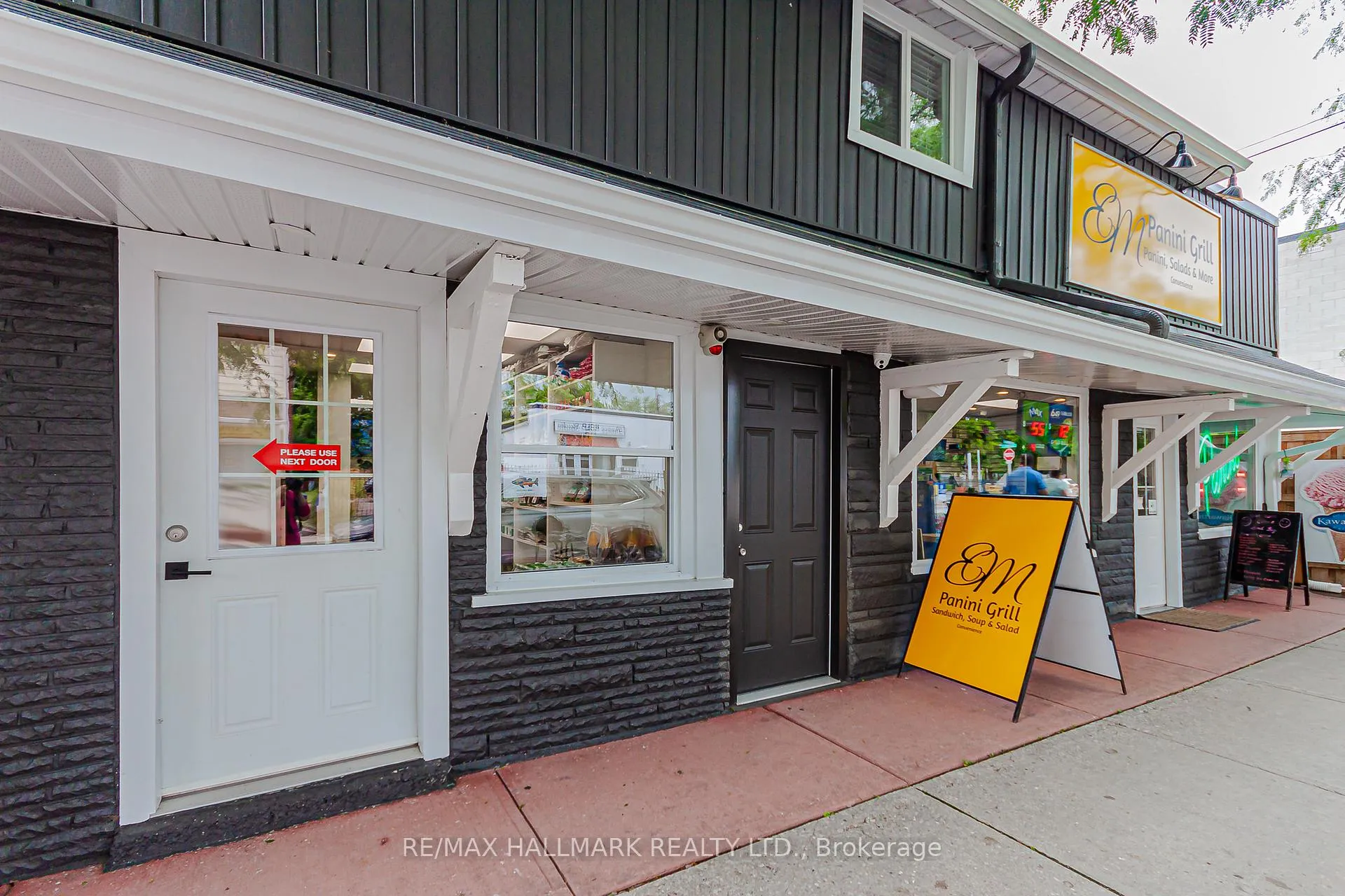 Photo 1 of Unit 2, 930 Lake Drive E, Georgina, Sutton & Jackson's Point — HOMEH