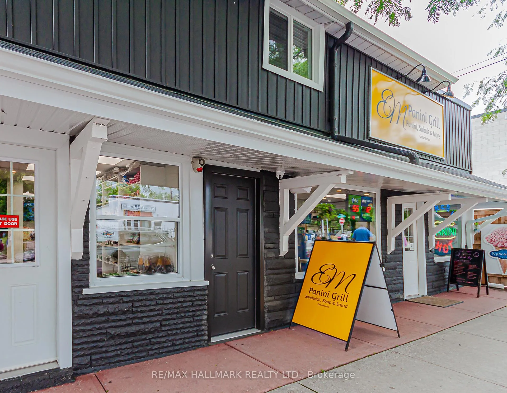 Photo 2 of Unit 2, 930 Lake Drive E, Georgina, Sutton & Jackson's Point — HOMEH