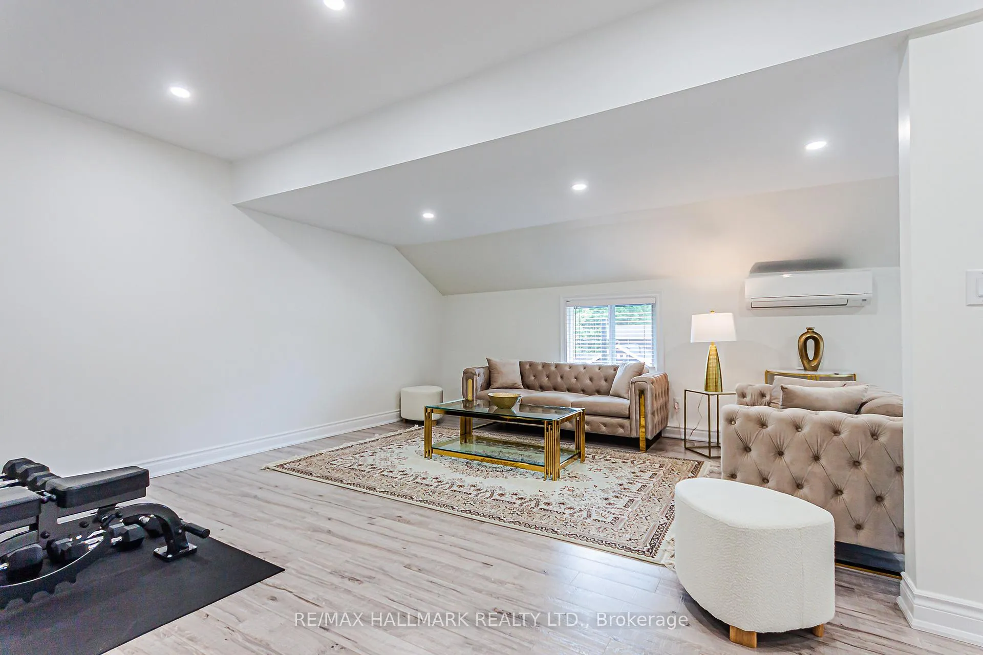 Photo 5 of Unit 2, 930 Lake Drive E, Georgina, Sutton & Jackson's Point — HOMEH