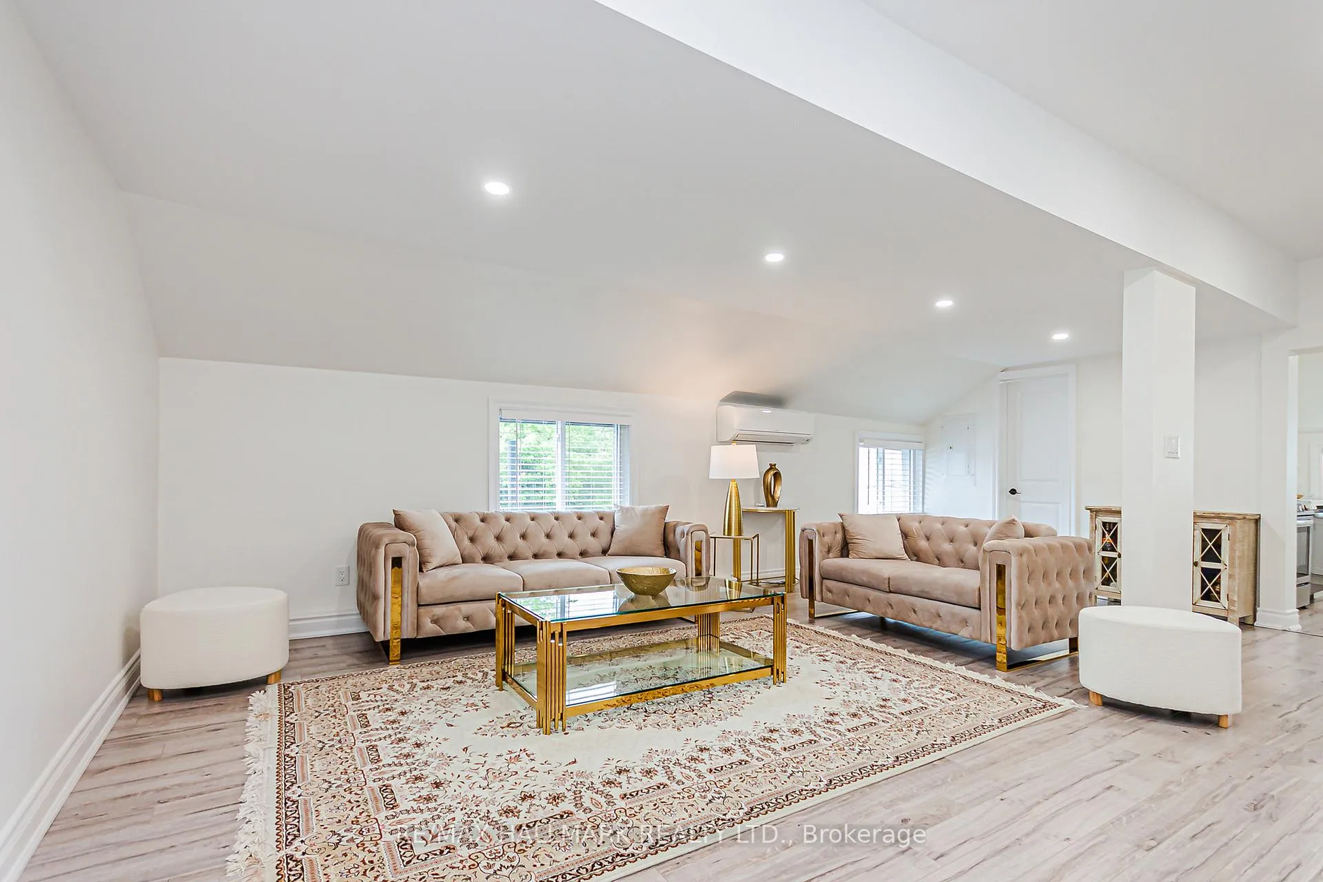 Photo 6 of Unit 2, 930 Lake Drive E, Georgina, Sutton & Jackson's Point — HOMEH