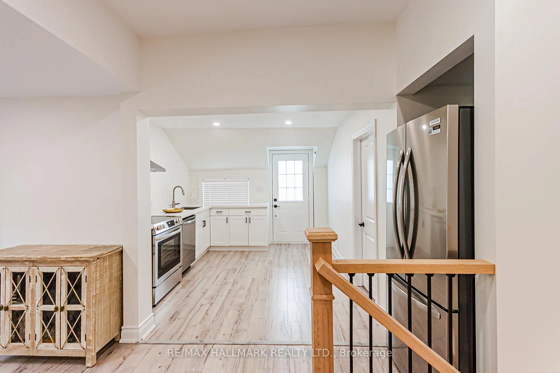 Photo 9 of Unit 2, 930 Lake Drive E, Georgina, Sutton & Jackson's Point — HOMEH
