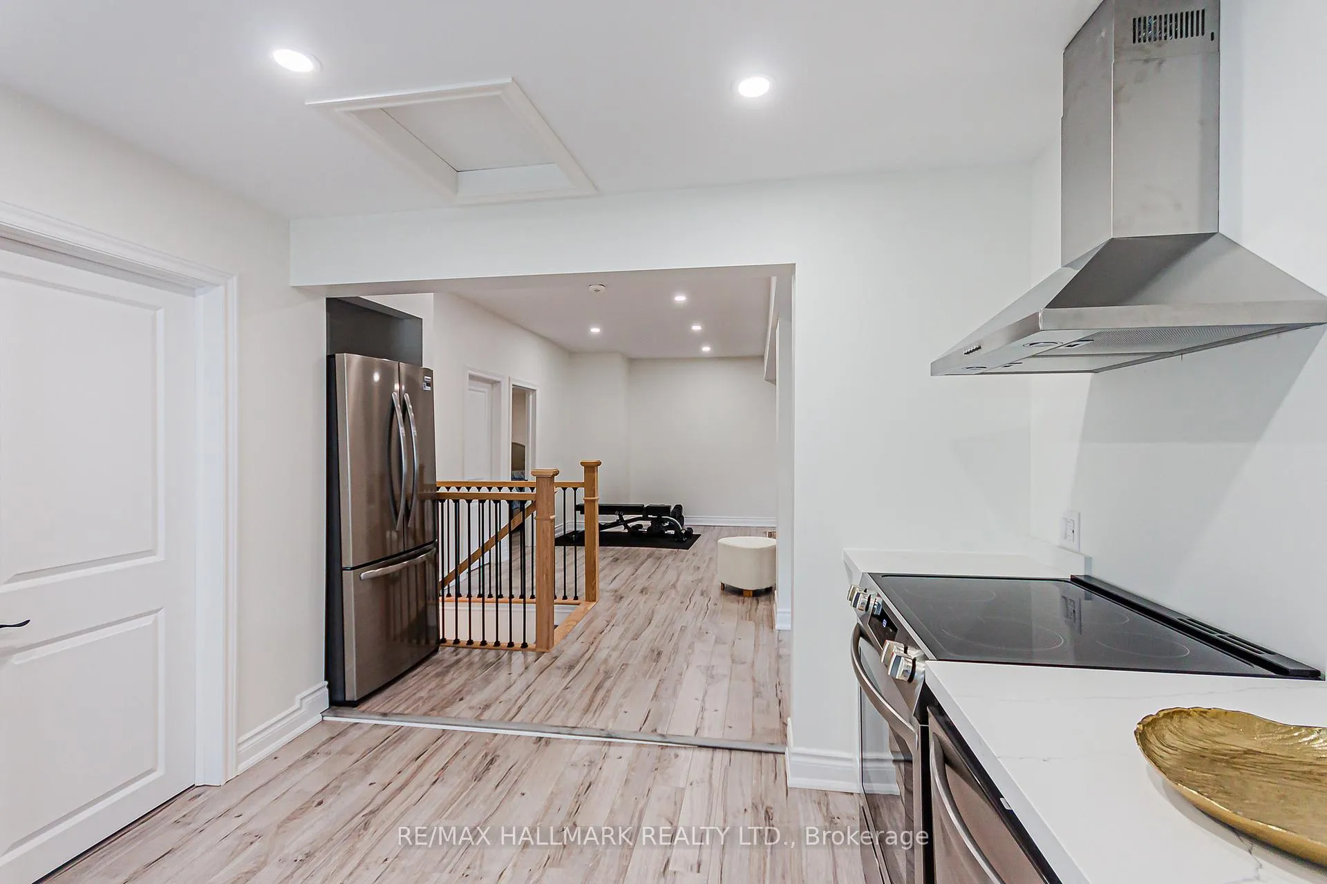 Photo 10 of Unit 2, 930 Lake Drive E, Georgina, Sutton & Jackson's Point — HOMEH