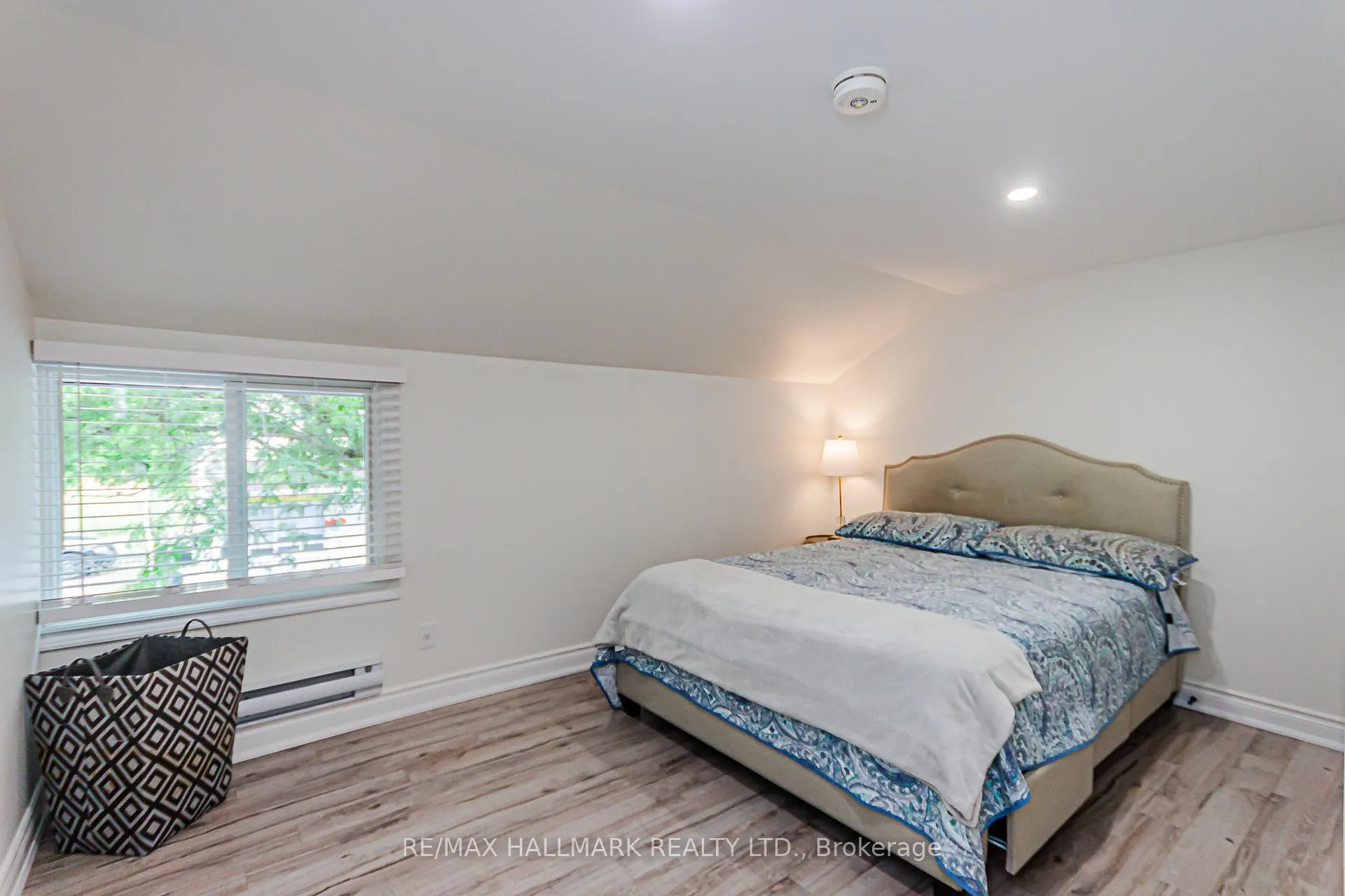 Photo 14 of Unit 2, 930 Lake Drive E, Georgina, Sutton & Jackson's Point — HOMEH