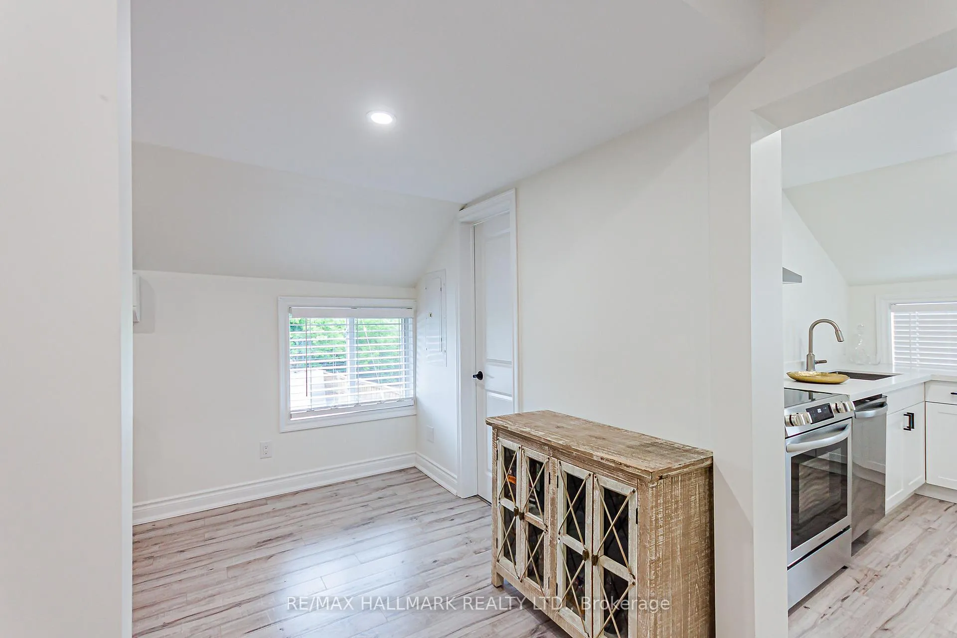 Photo 15 of Unit 2, 930 Lake Drive E, Georgina, Sutton & Jackson's Point — HOMEH