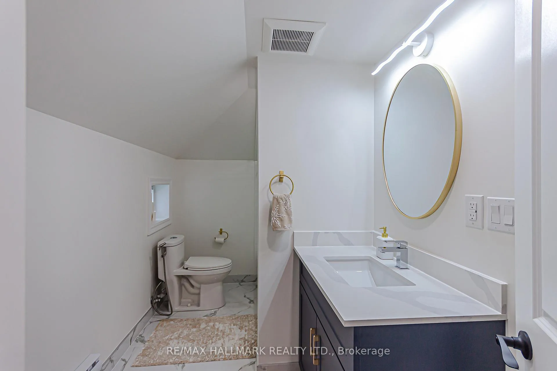 Photo 17 of Unit 2, 930 Lake Drive E, Georgina, Sutton & Jackson's Point — HOMEH
