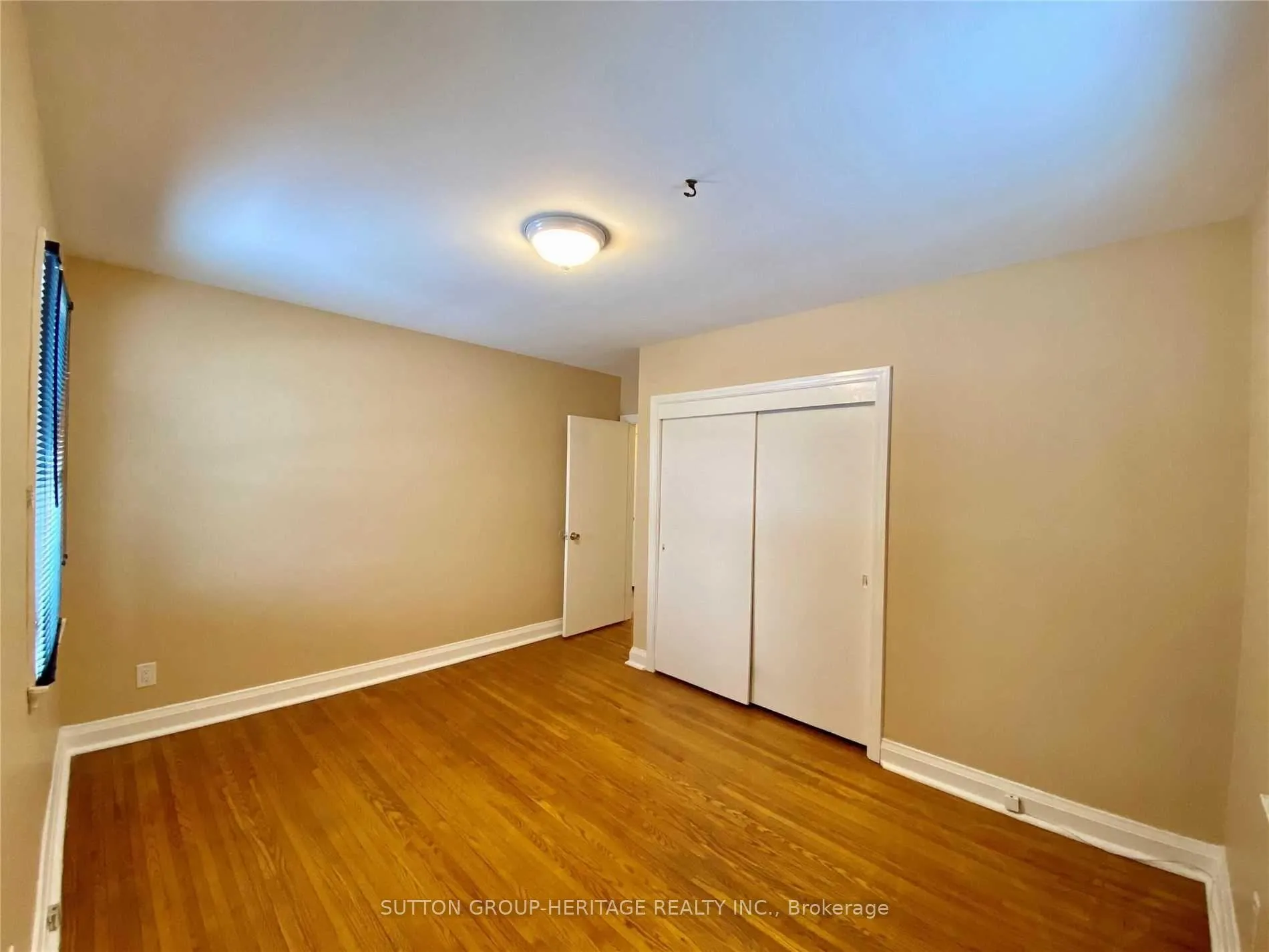 Photo 7 of 49 Grassmere Court, Oshawa, Lakeview — HOMEH