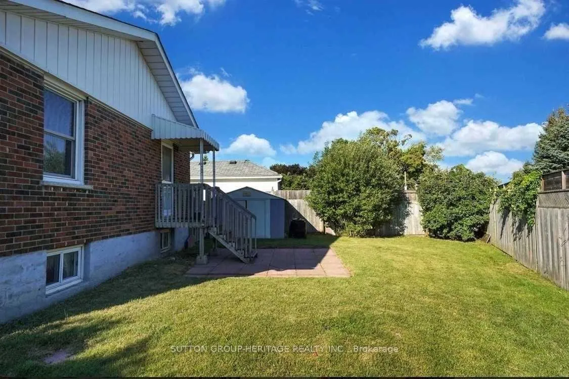 Photo 11 of 49 Grassmere Court, Oshawa, Lakeview — HOMEH