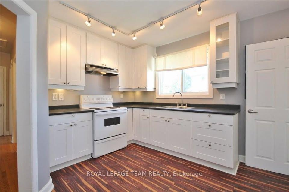 Photo 4 of 85 David Drive, Ottawa, Meadowlands/St. Claire Gardens — HOMEH