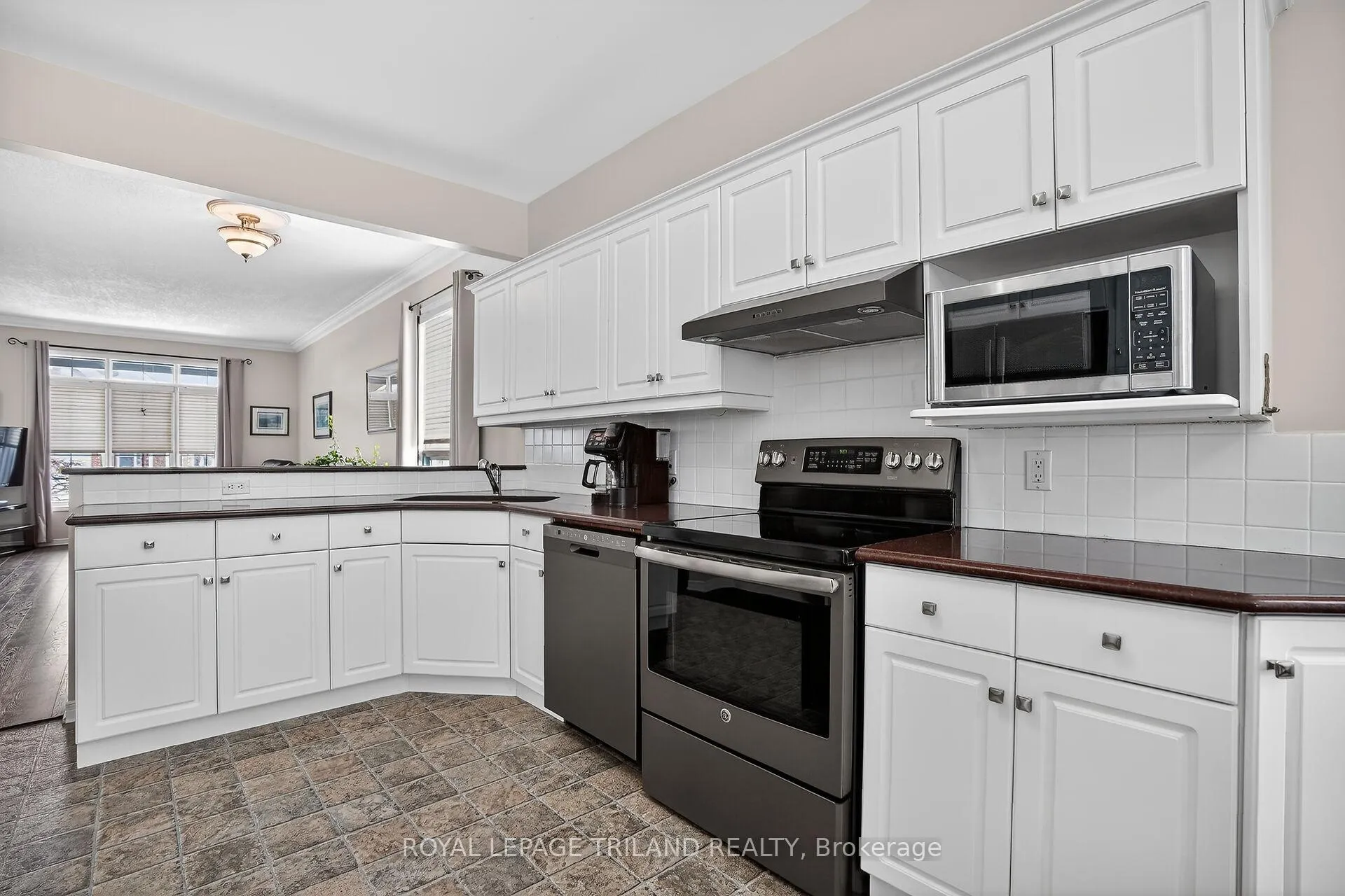 Photo 12 of 2 Axford Parkway, St. Thomas — HOMEH
