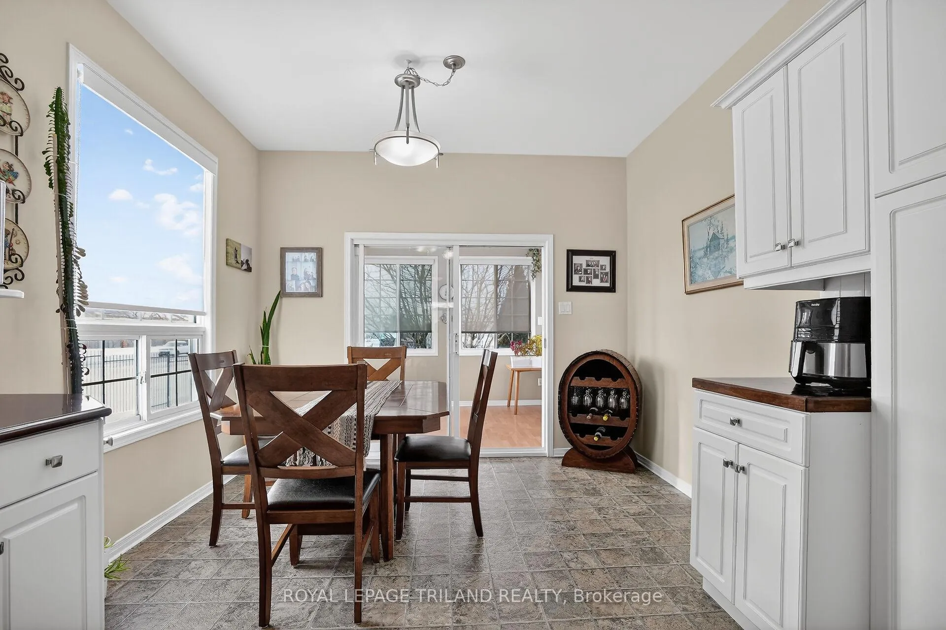 Photo 14 of 2 Axford Parkway, St. Thomas — HOMEH