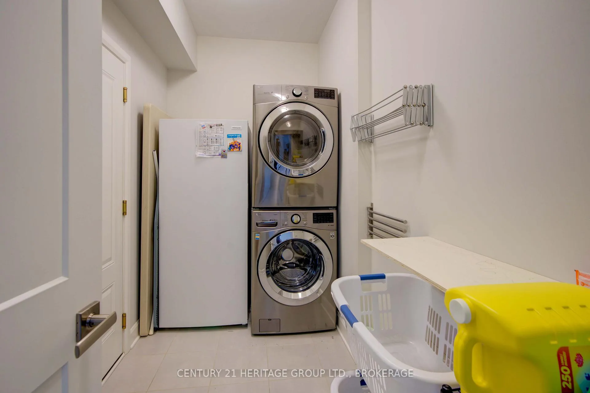 Photo 15 of 1263 Max Crescent, Kingston, City Northwest — HOMEH