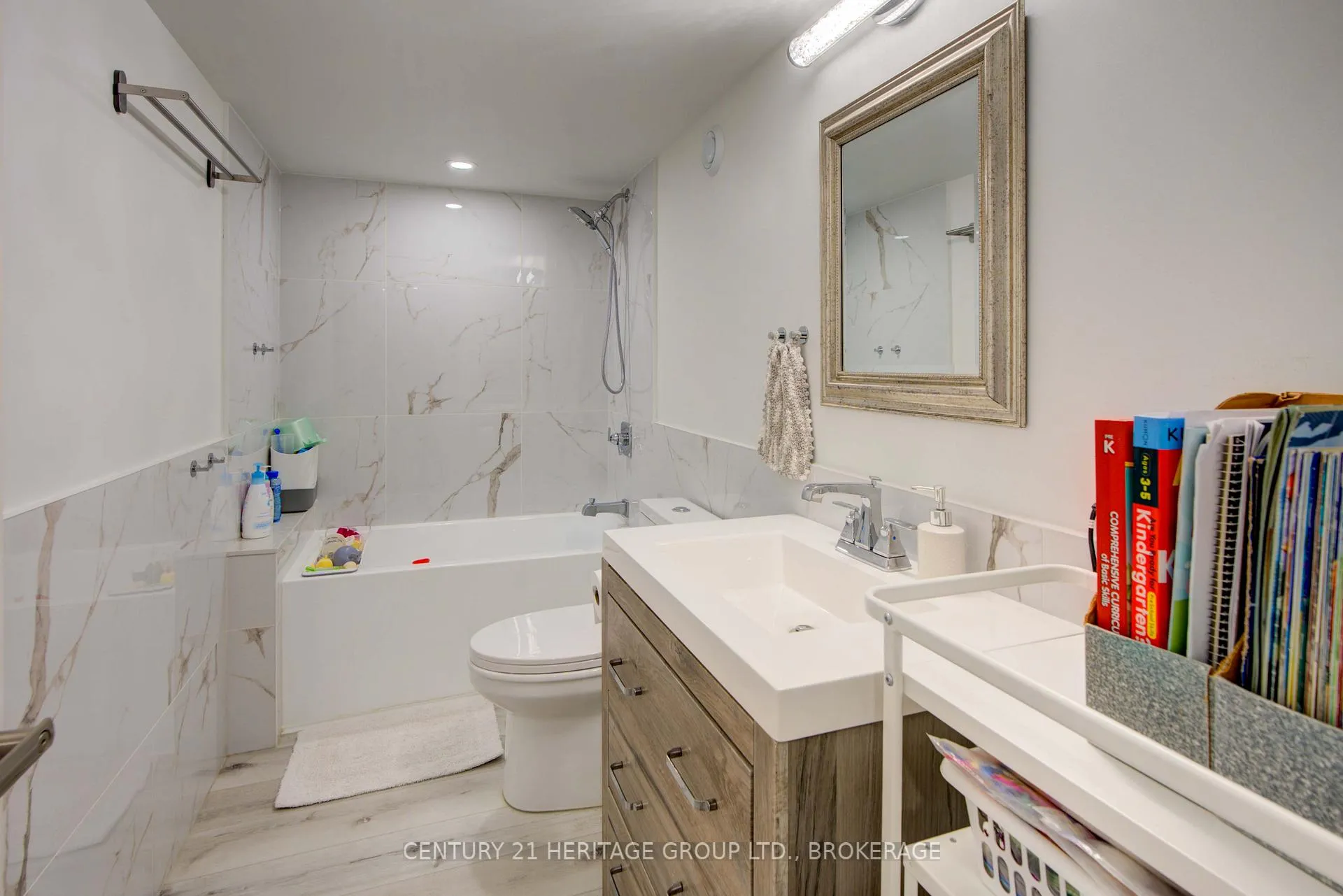 Photo 28 of 1263 Max Crescent, Kingston, City Northwest — HOMEH