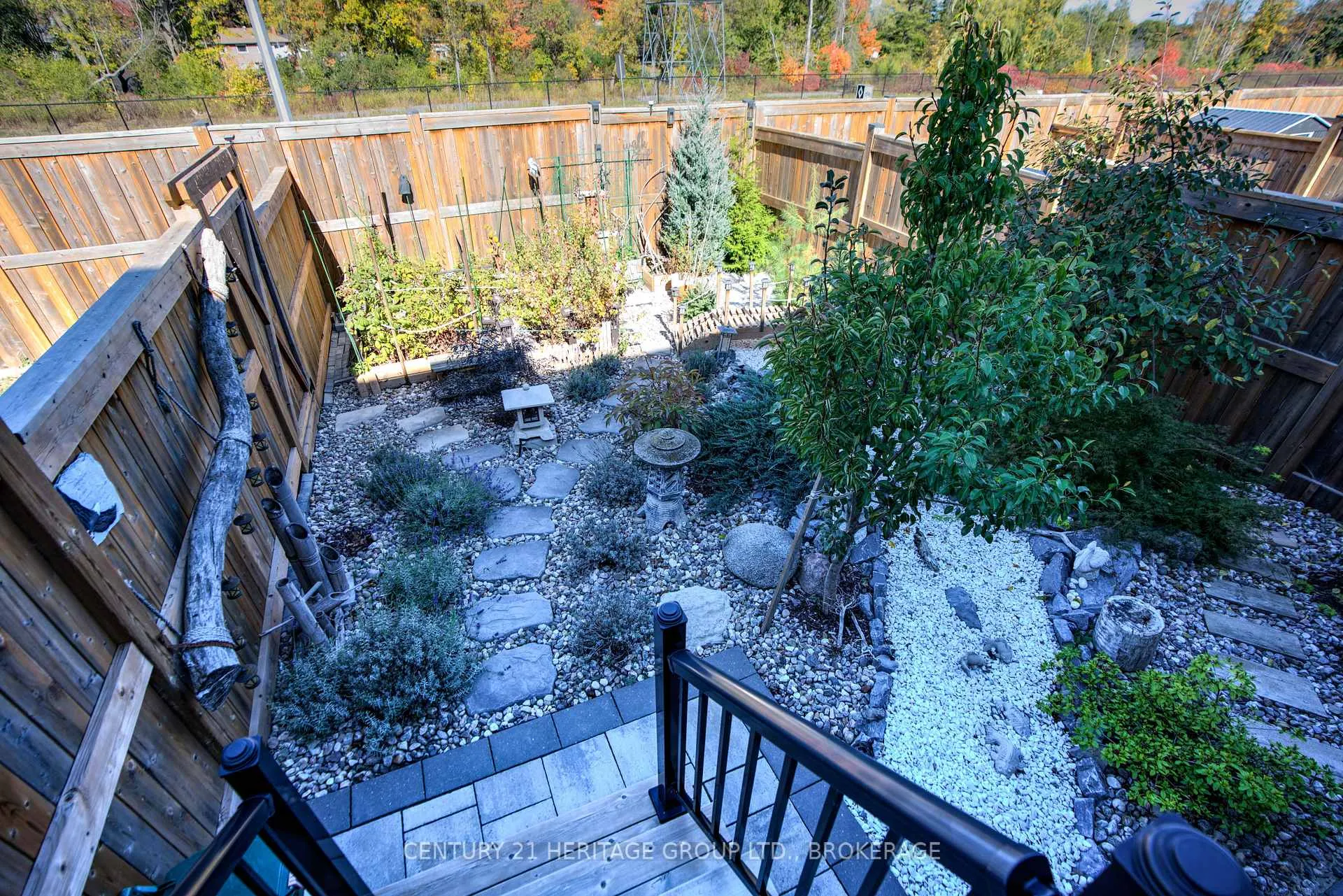 Photo 33 of 1263 Max Crescent, Kingston, City Northwest — HOMEH