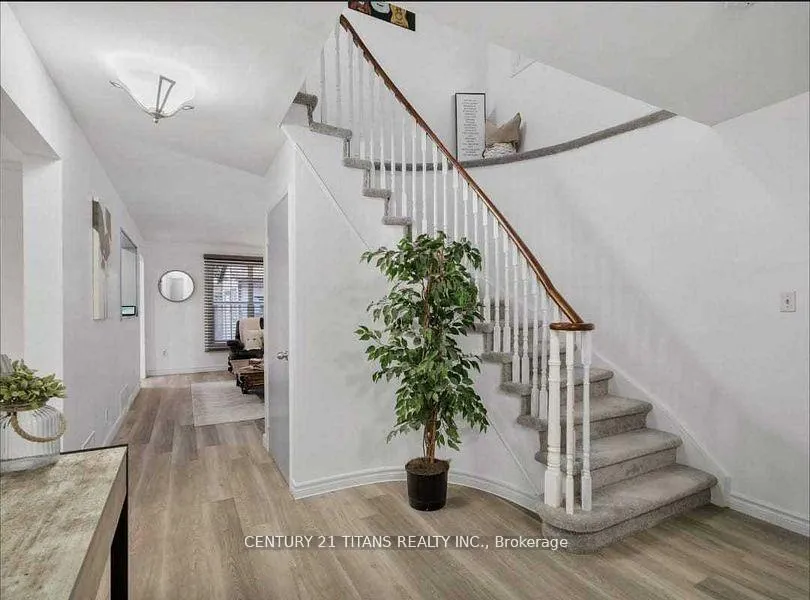 Photo 3 of 96 Beechnut Crescent, Clarington, Courtice — HOMEH