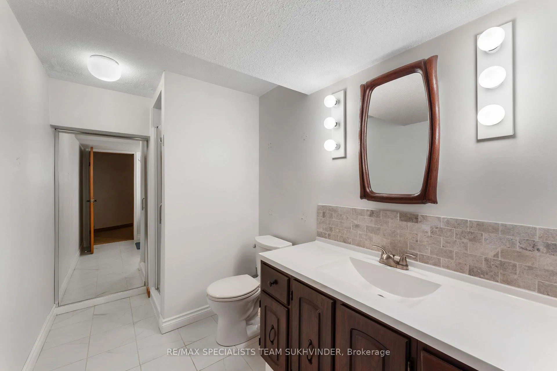 Photo 7 of 445 Warren Road, King, King City — HOMEH