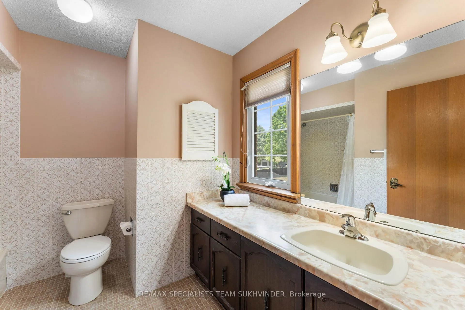 Photo 15 of 445 Warren Road, King, King City — HOMEH