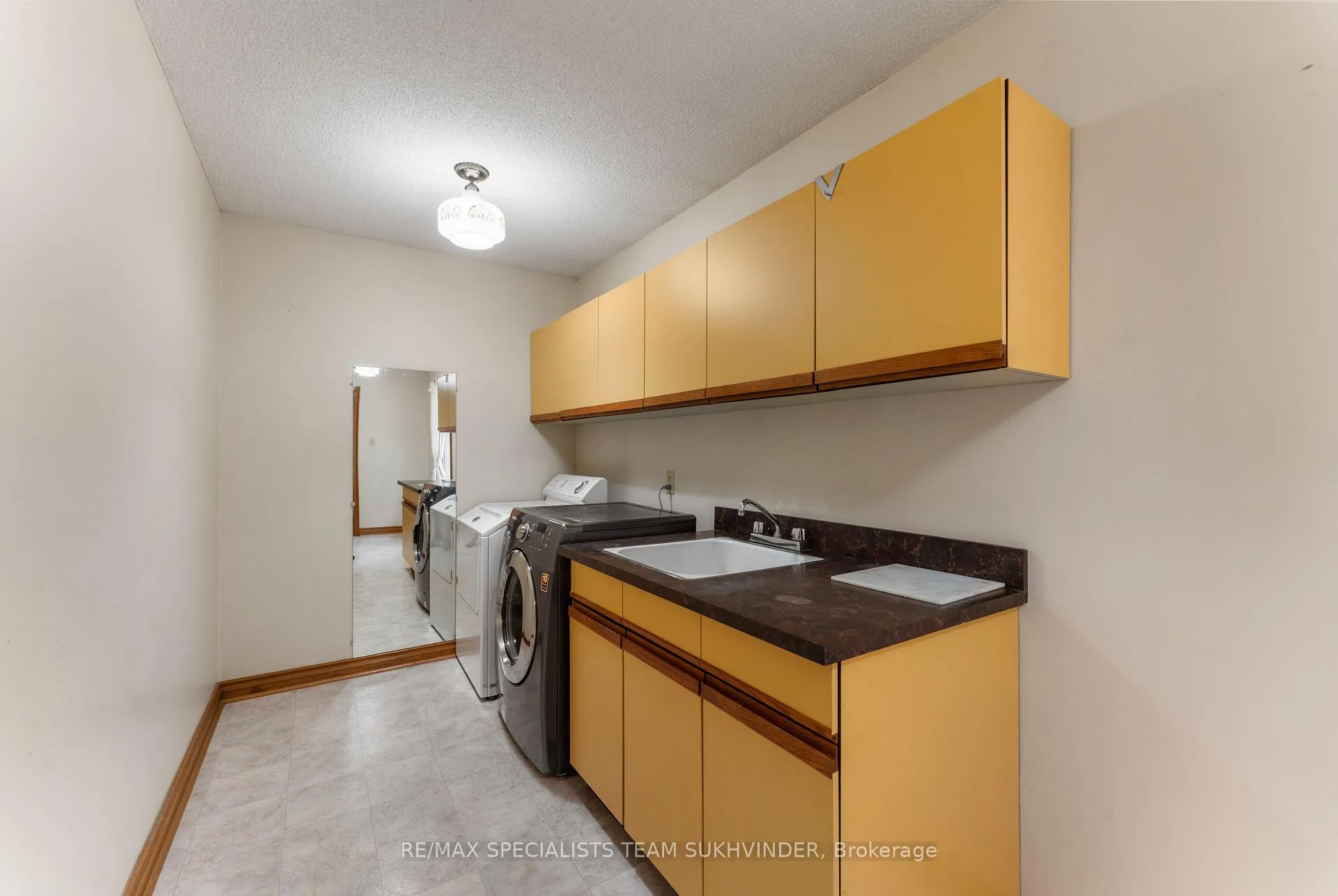 Photo 19 of 445 Warren Road, King, King City — HOMEH