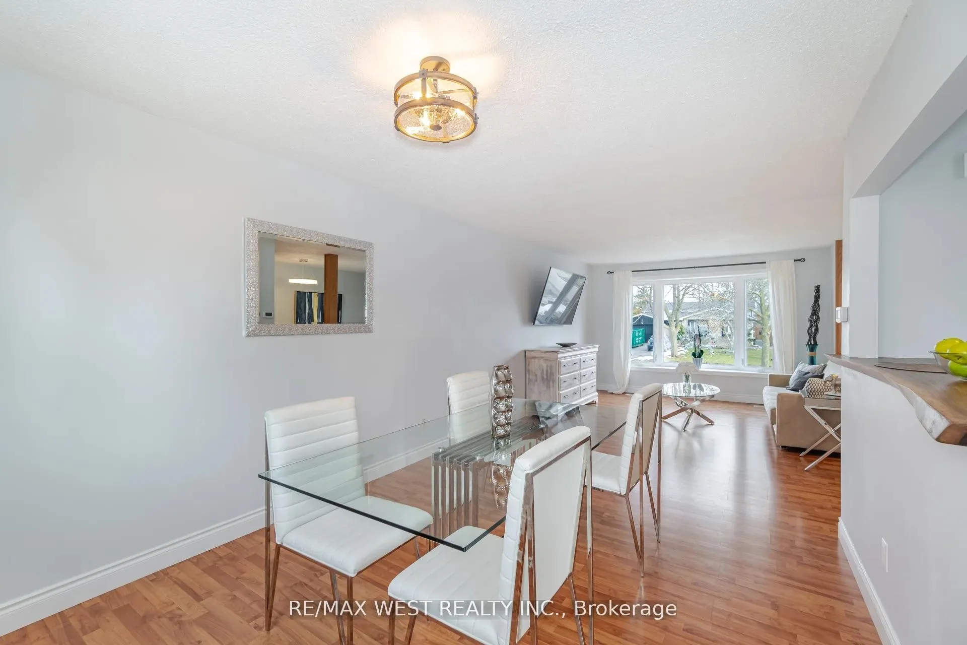 Photo 6 of Unit Upper, 75 Wright Crescent, Caledon, Bolton North — HOMEH