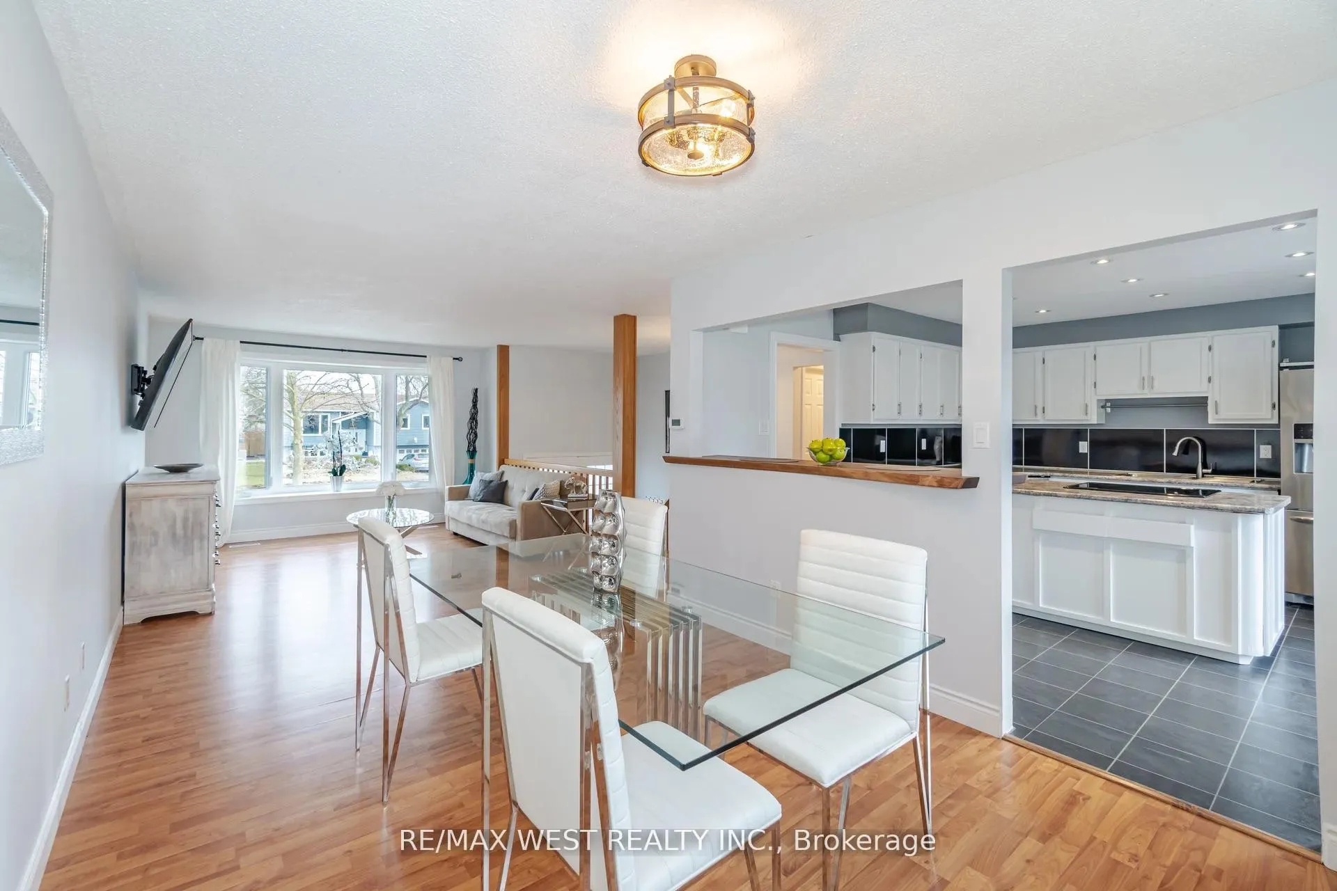 Photo 7 of Unit Upper, 75 Wright Crescent, Caledon, Bolton North — HOMEH