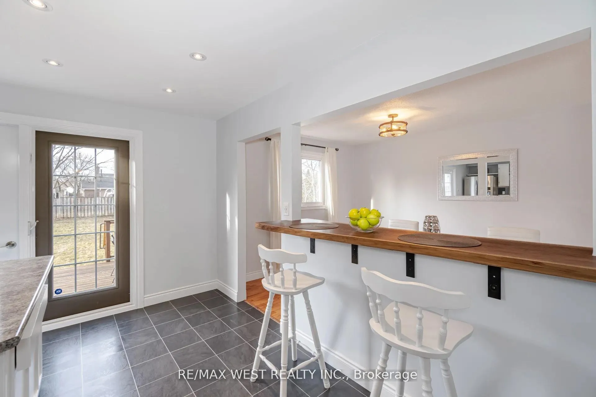 Photo 8 of Unit Upper, 75 Wright Crescent, Caledon, Bolton North — HOMEH