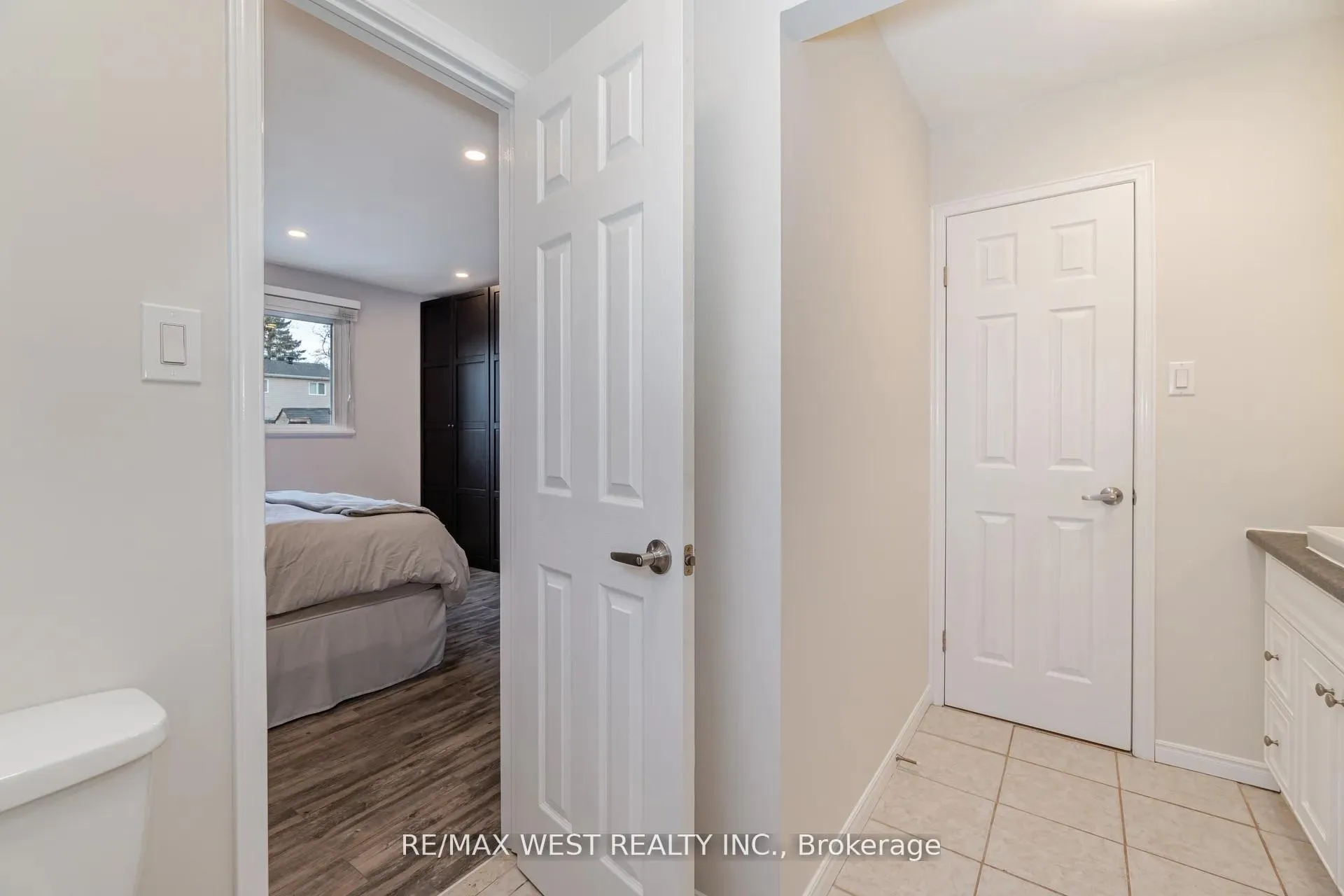 Photo 20 of Unit Upper, 75 Wright Crescent, Caledon, Bolton North — HOMEH