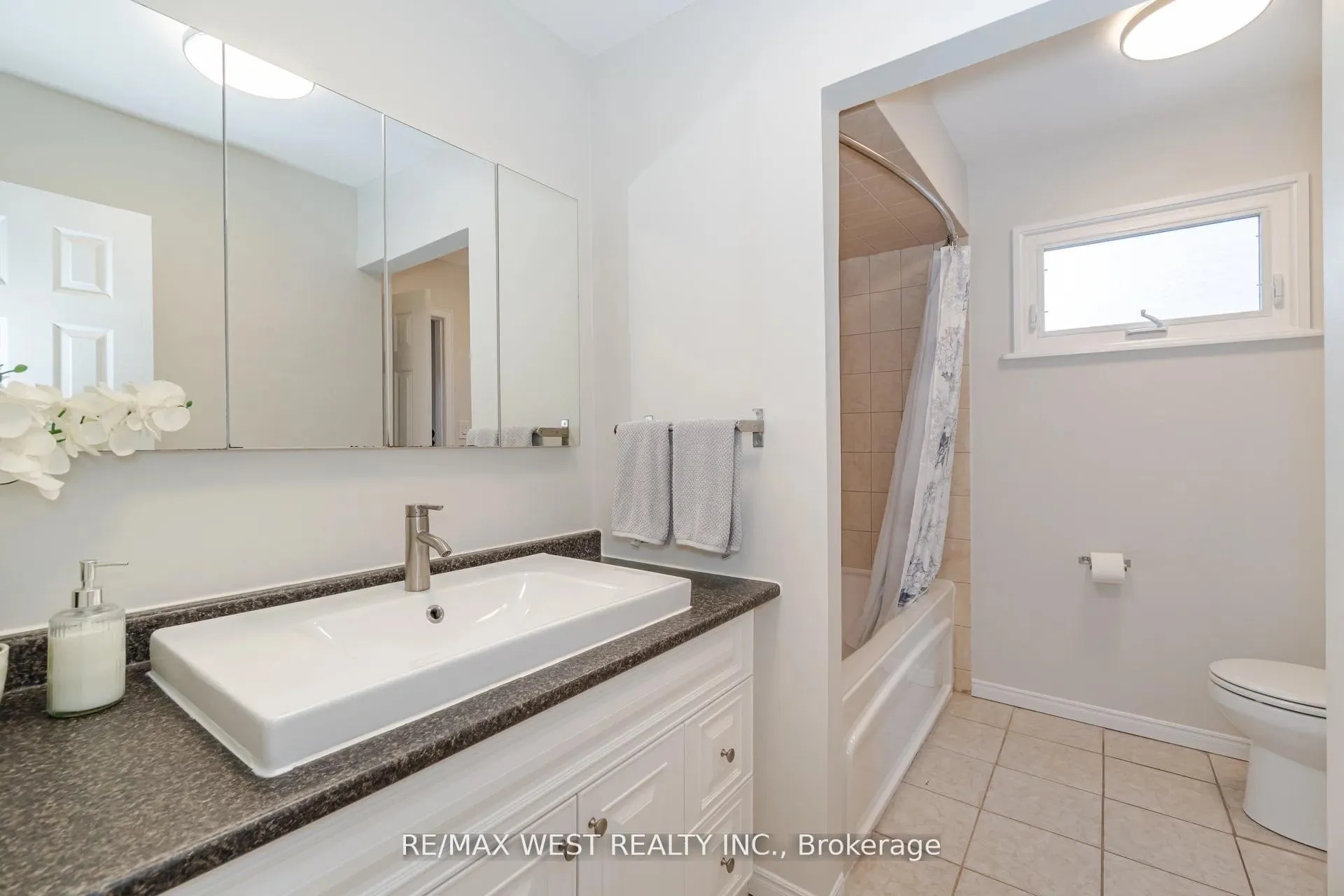Photo 22 of Unit Upper, 75 Wright Crescent, Caledon, Bolton North — HOMEH