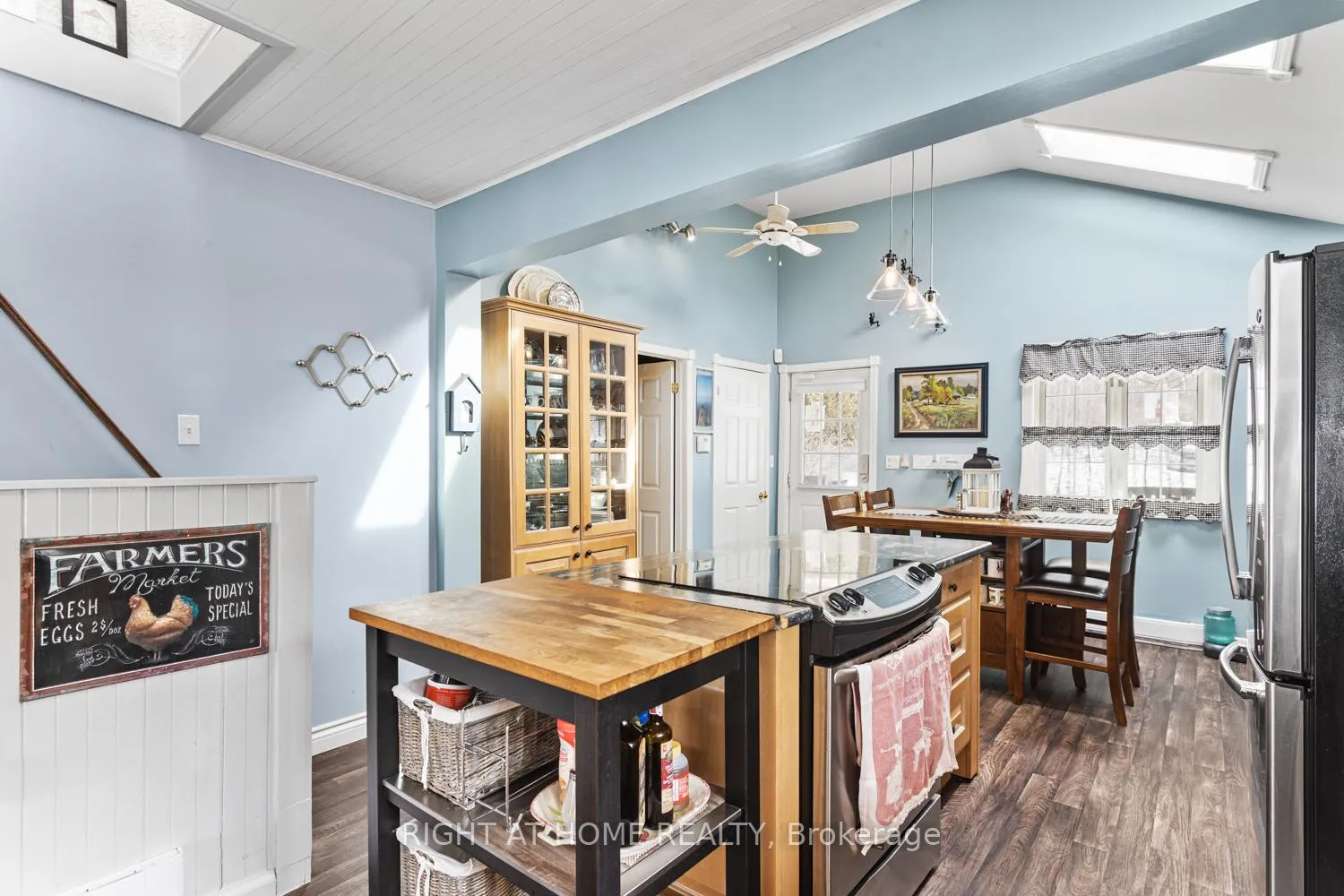 Photo 12 of 70 Colwell Circle NE, Scugog, Rural Scugog — HOMEH