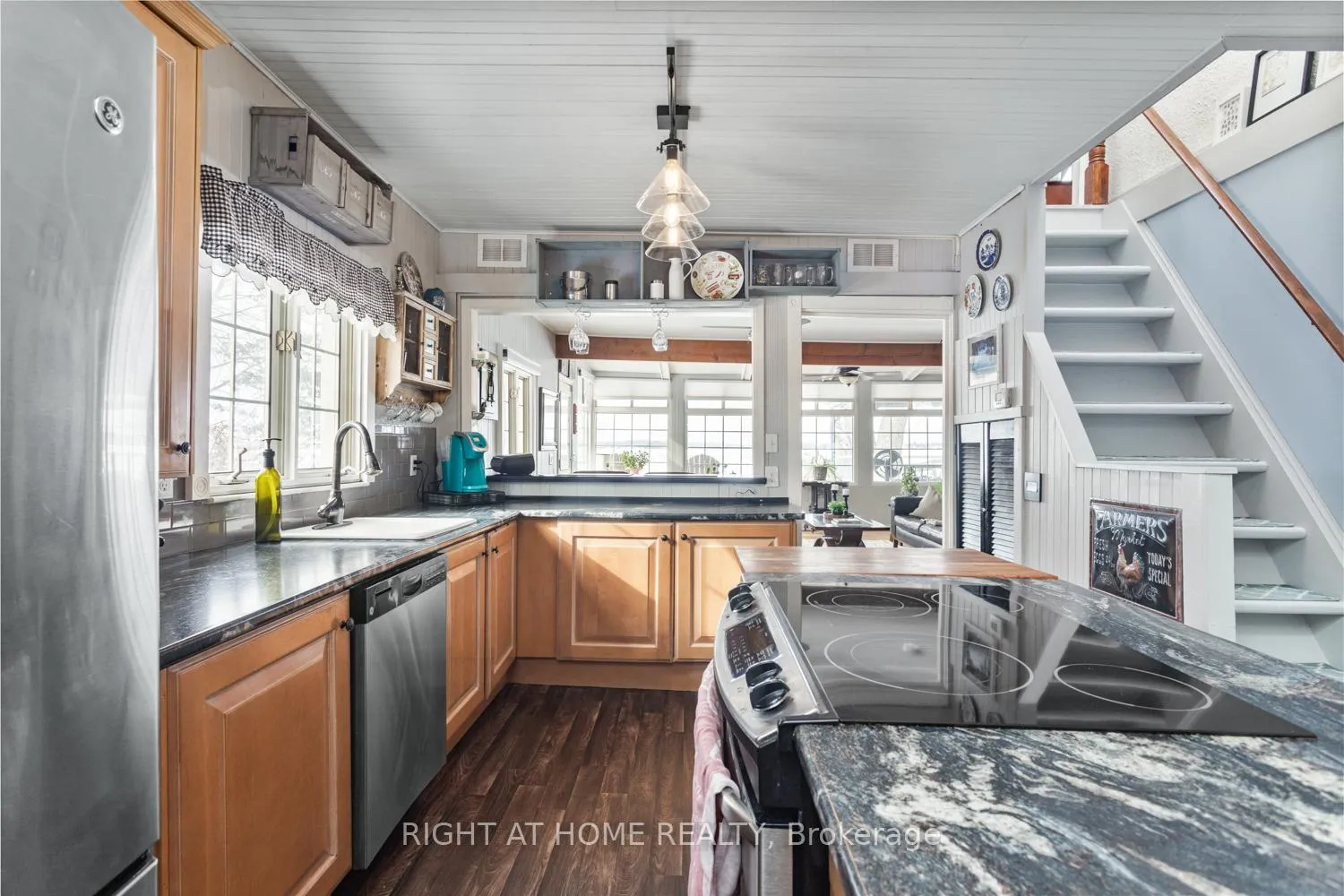 Photo 13 of 70 Colwell Circle NE, Scugog, Rural Scugog — HOMEH