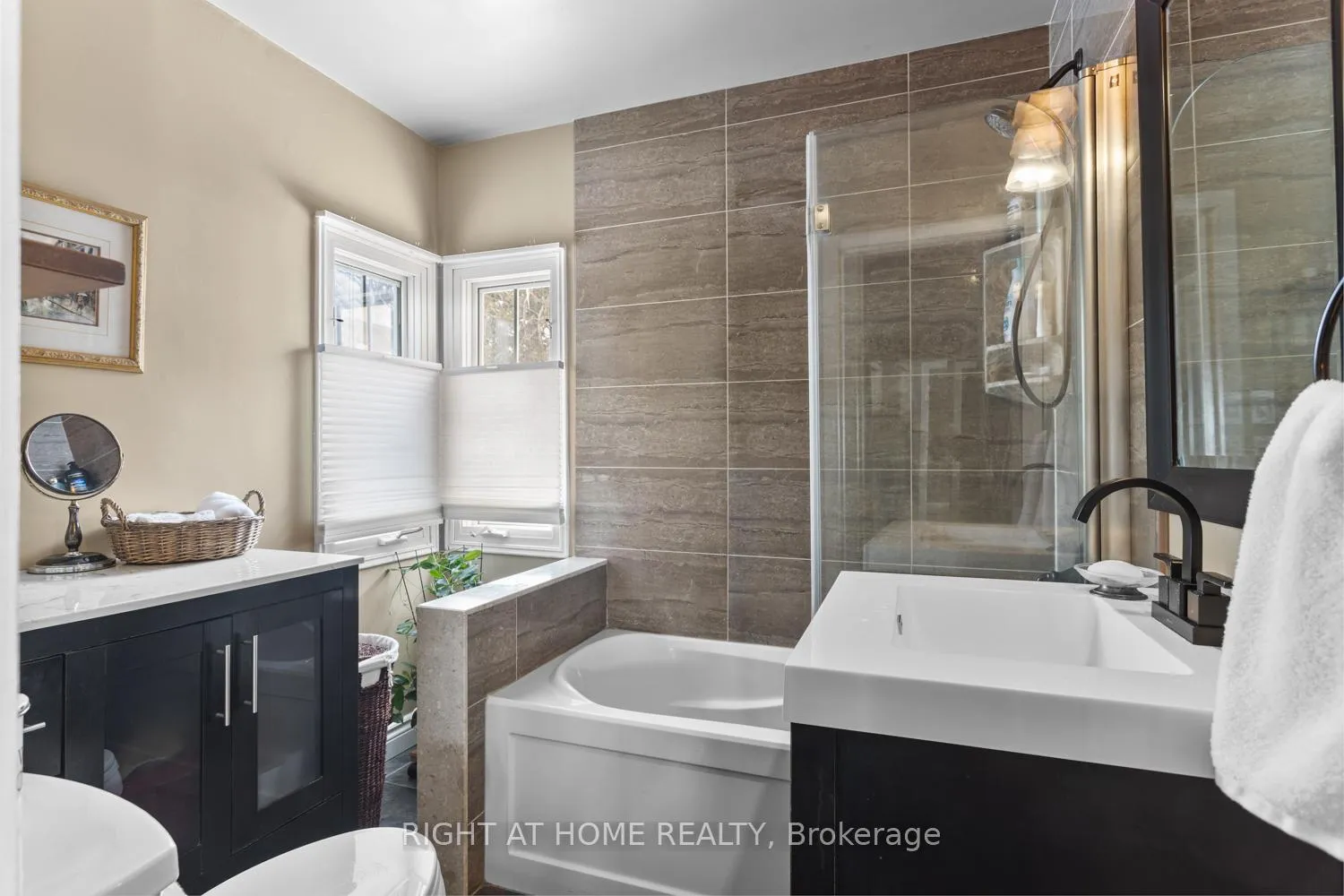 Photo 21 of 70 Colwell Circle NE, Scugog, Rural Scugog — HOMEH
