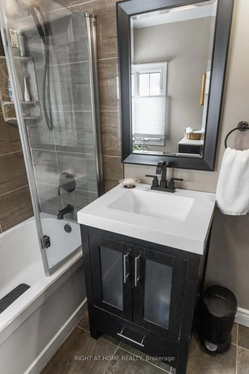 Photo 22 of 70 Colwell Circle NE, Scugog, Rural Scugog — HOMEH