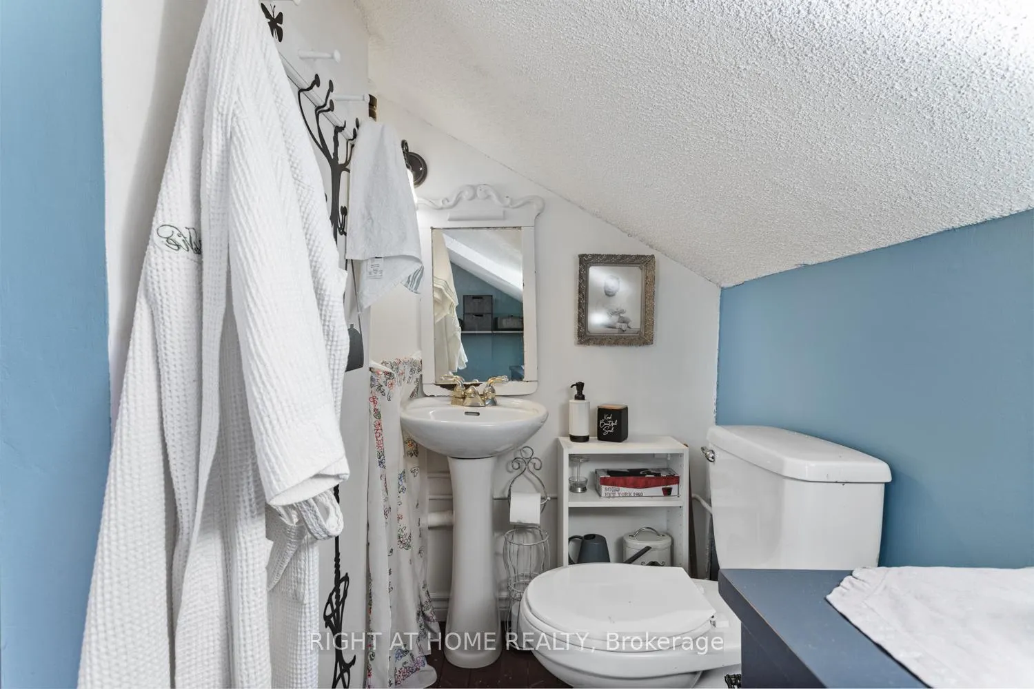 Photo 33 of 70 Colwell Circle NE, Scugog, Rural Scugog — HOMEH